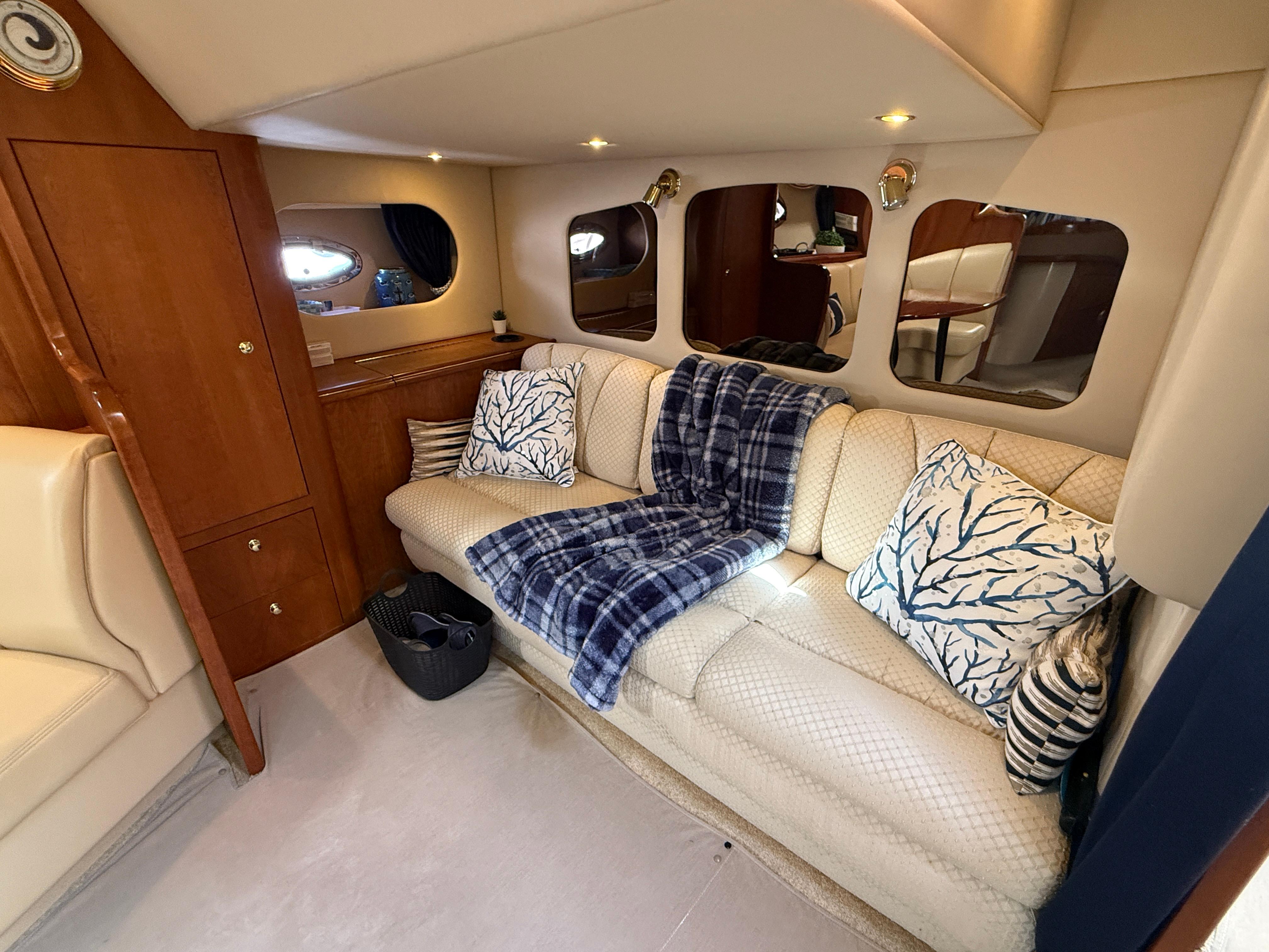 2003-cruisers-yachts-3772-express-power-9798594-20250518184818773-1_XLARGE