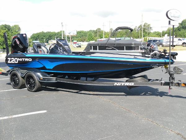 2022 Nitro boat for sale, model of the boat is Z20 Pro & Image # 8 of 23