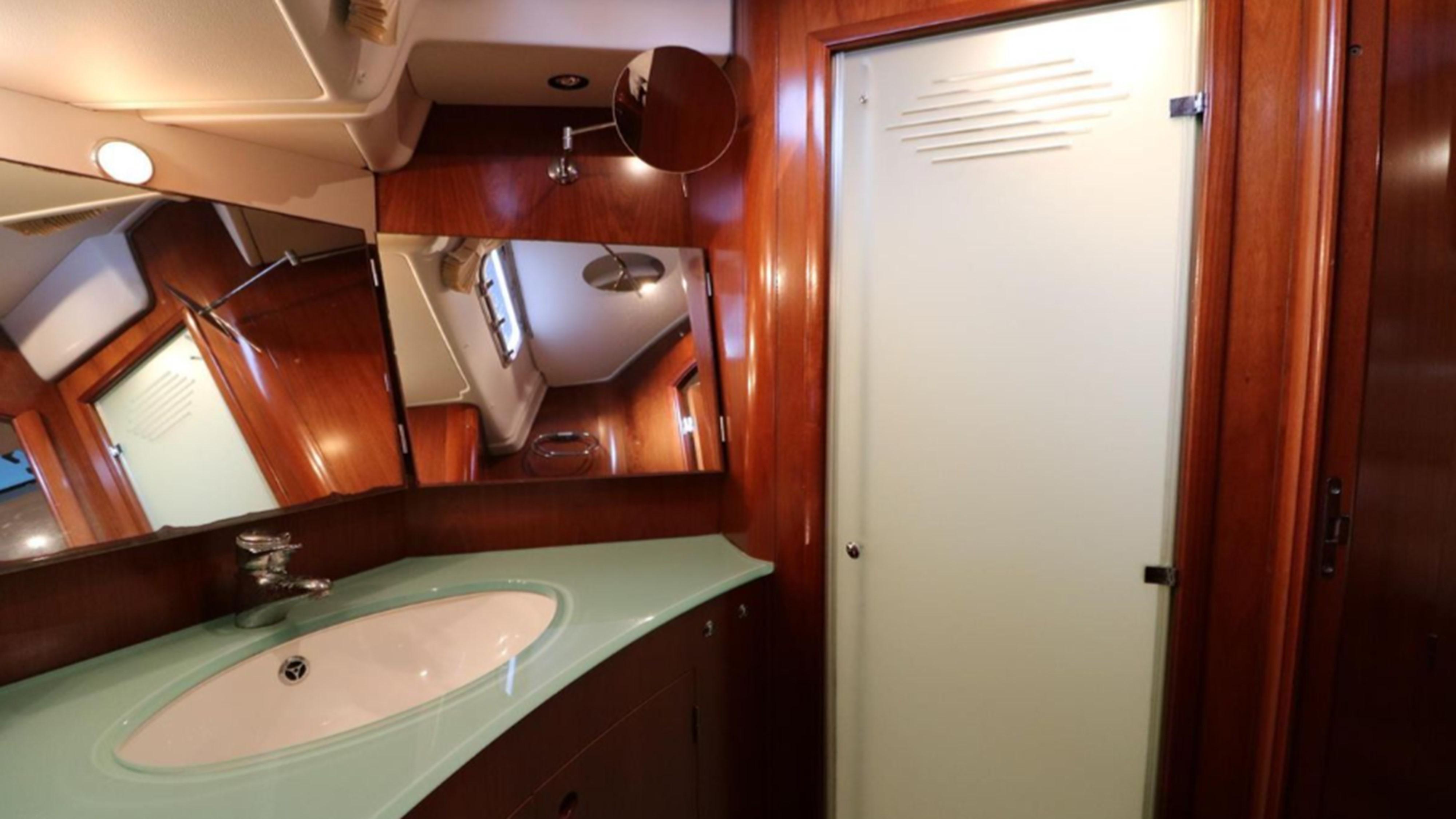 Yacht Photos Pics