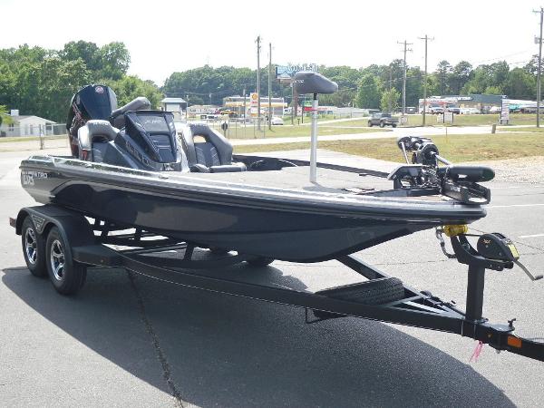 2022 Nitro boat for sale, model of the boat is Z18 Pro & Image # 8 of 28