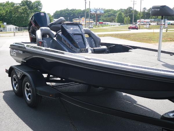2022 Nitro boat for sale, model of the boat is Z18 Pro & Image # 9 of 28