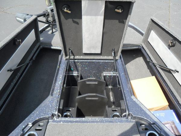 2022 Nitro boat for sale, model of the boat is Z18 Pro & Image # 19 of 28
