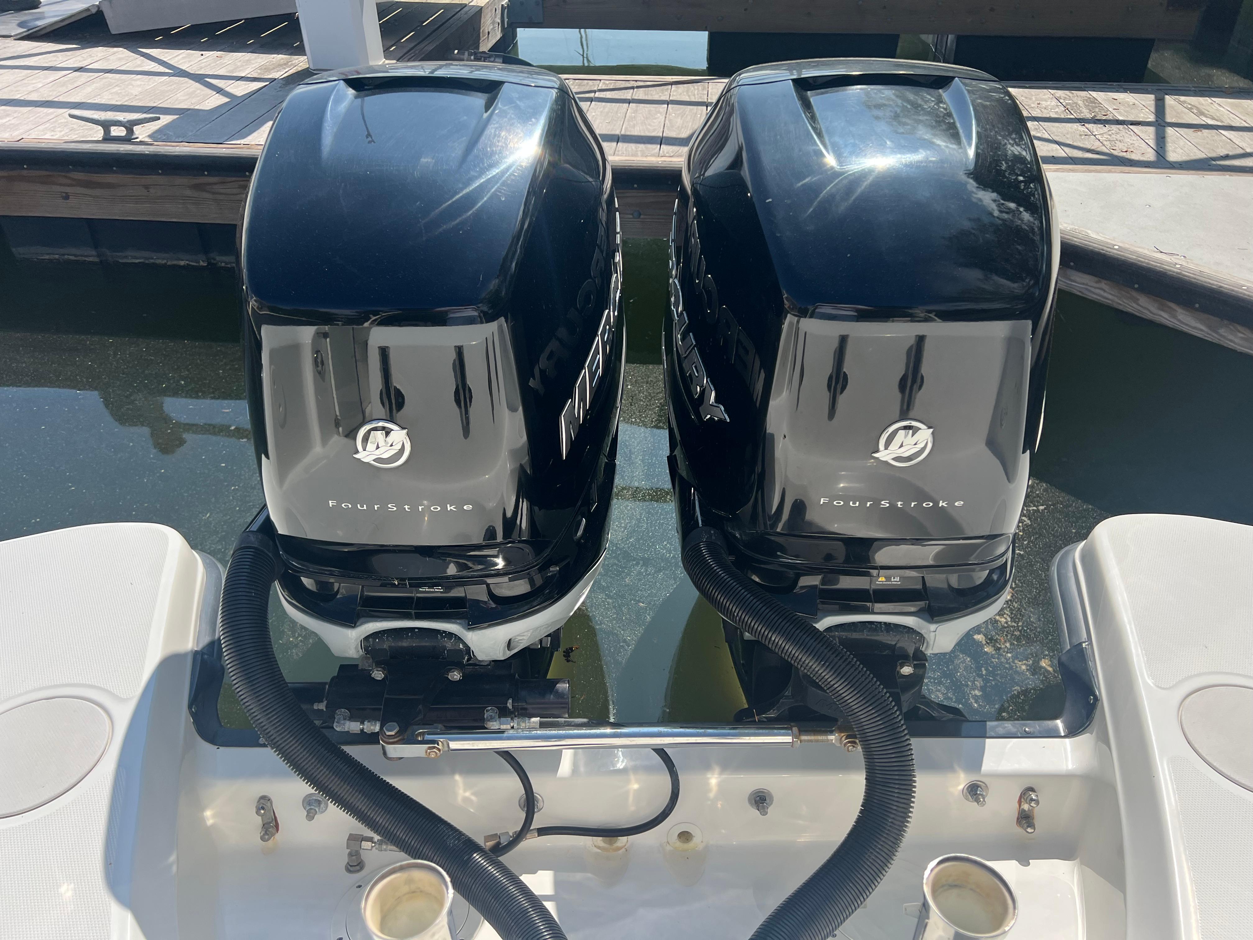 2016-boston-whaler-270-vantage-power-9788616-20250509095826611-1_XLARGE