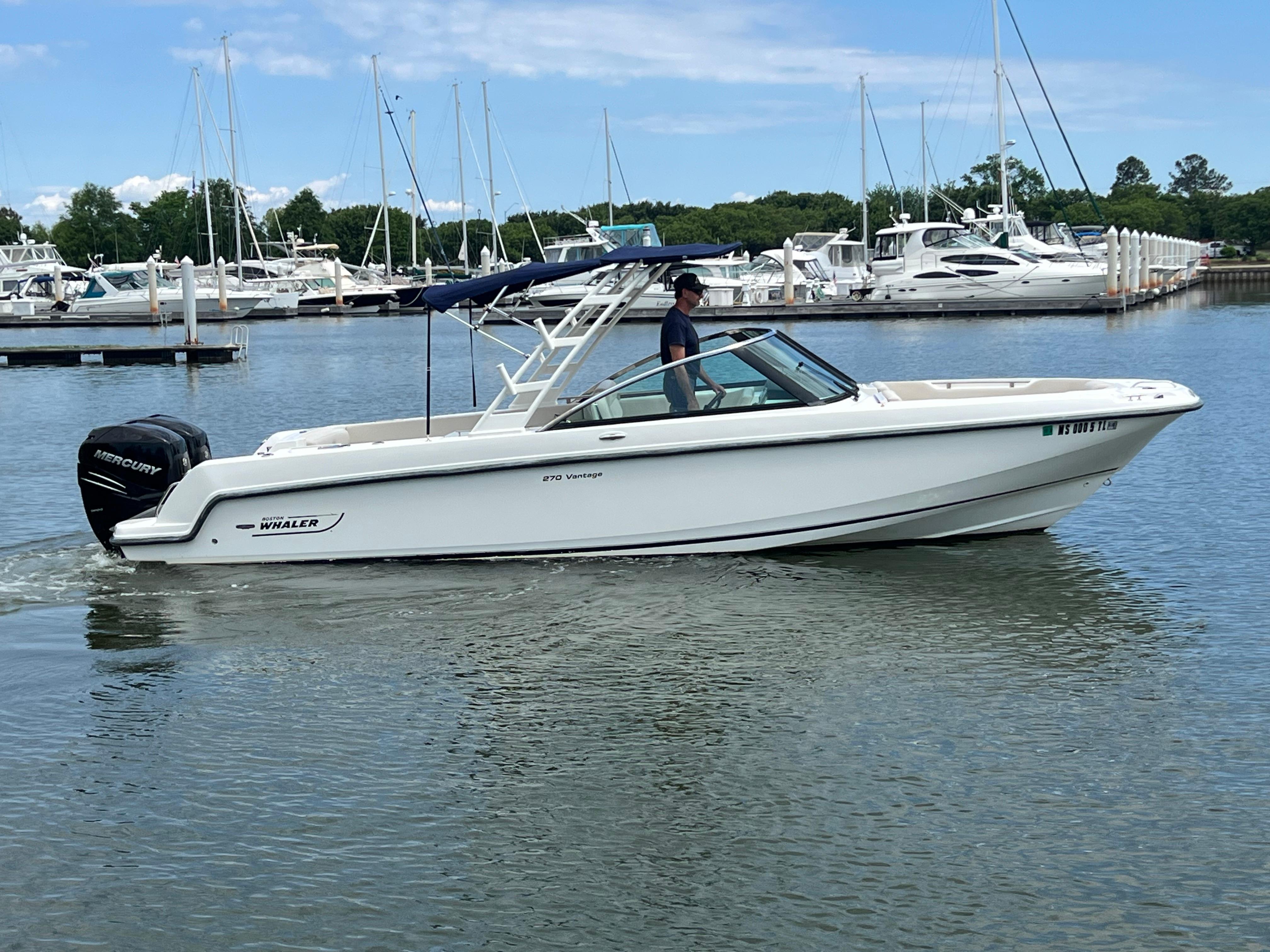 2016-boston-whaler-270-vantage-power-9788616-20250509095906462-1_XLARGE
