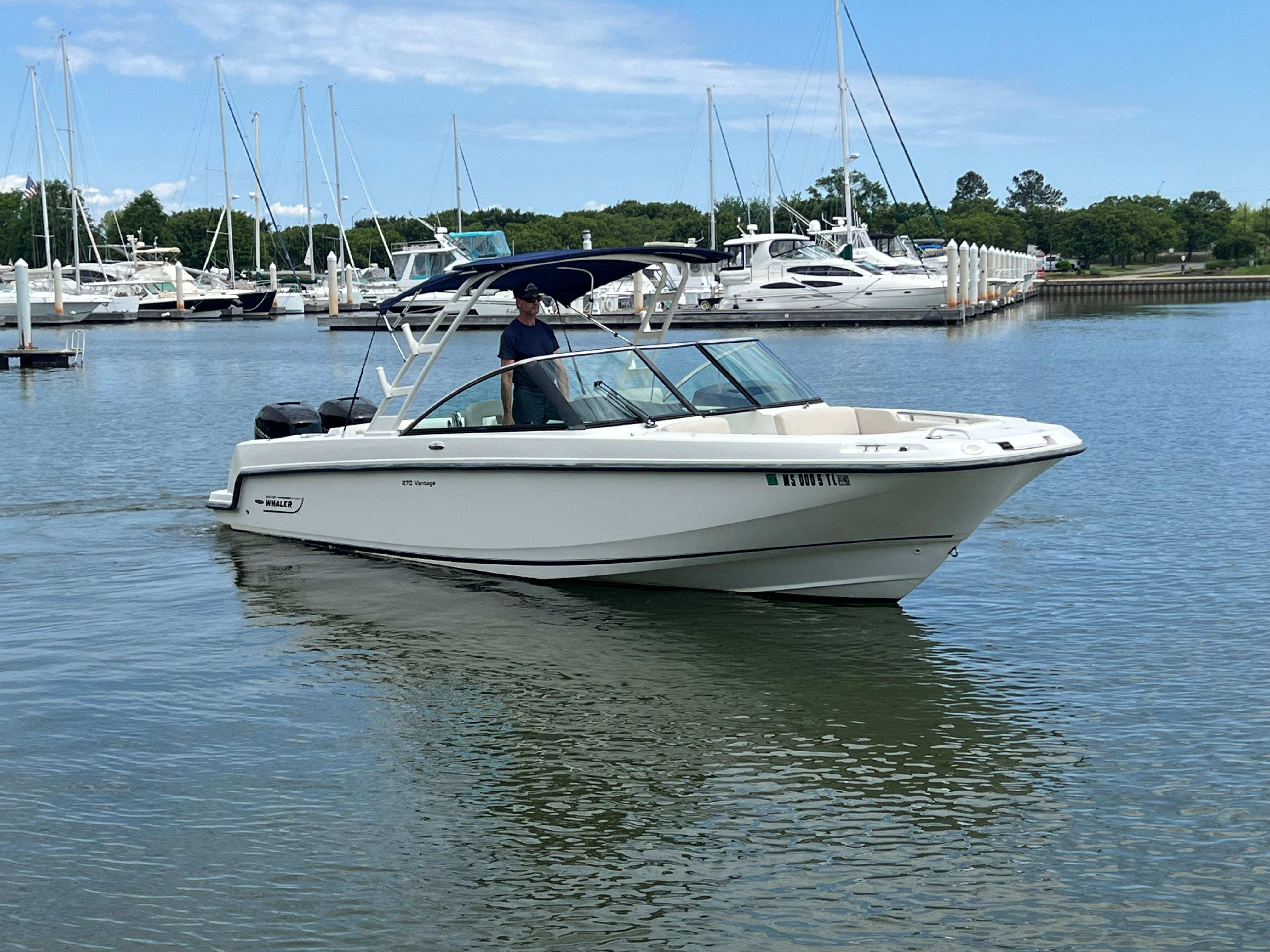 2016-boston-whaler-270-vantage-power-9788616-20250509095917647-1_XLARGE