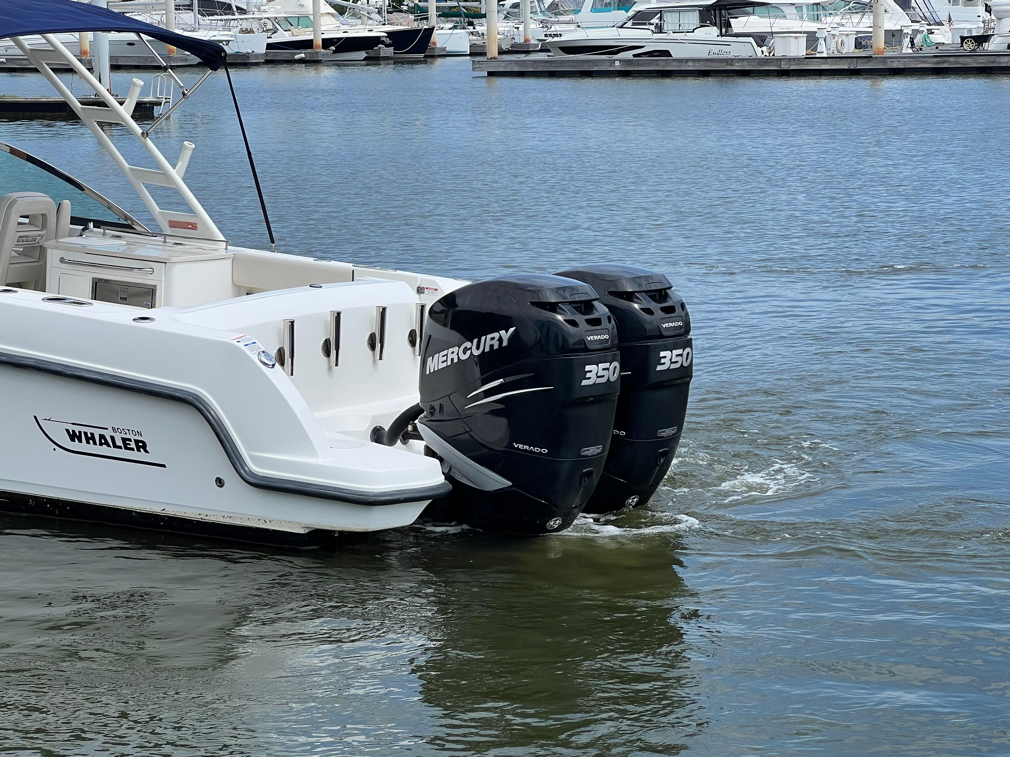 2016-boston-whaler-270-vantage-power-9788616-20250509100033165-1_XLARGE