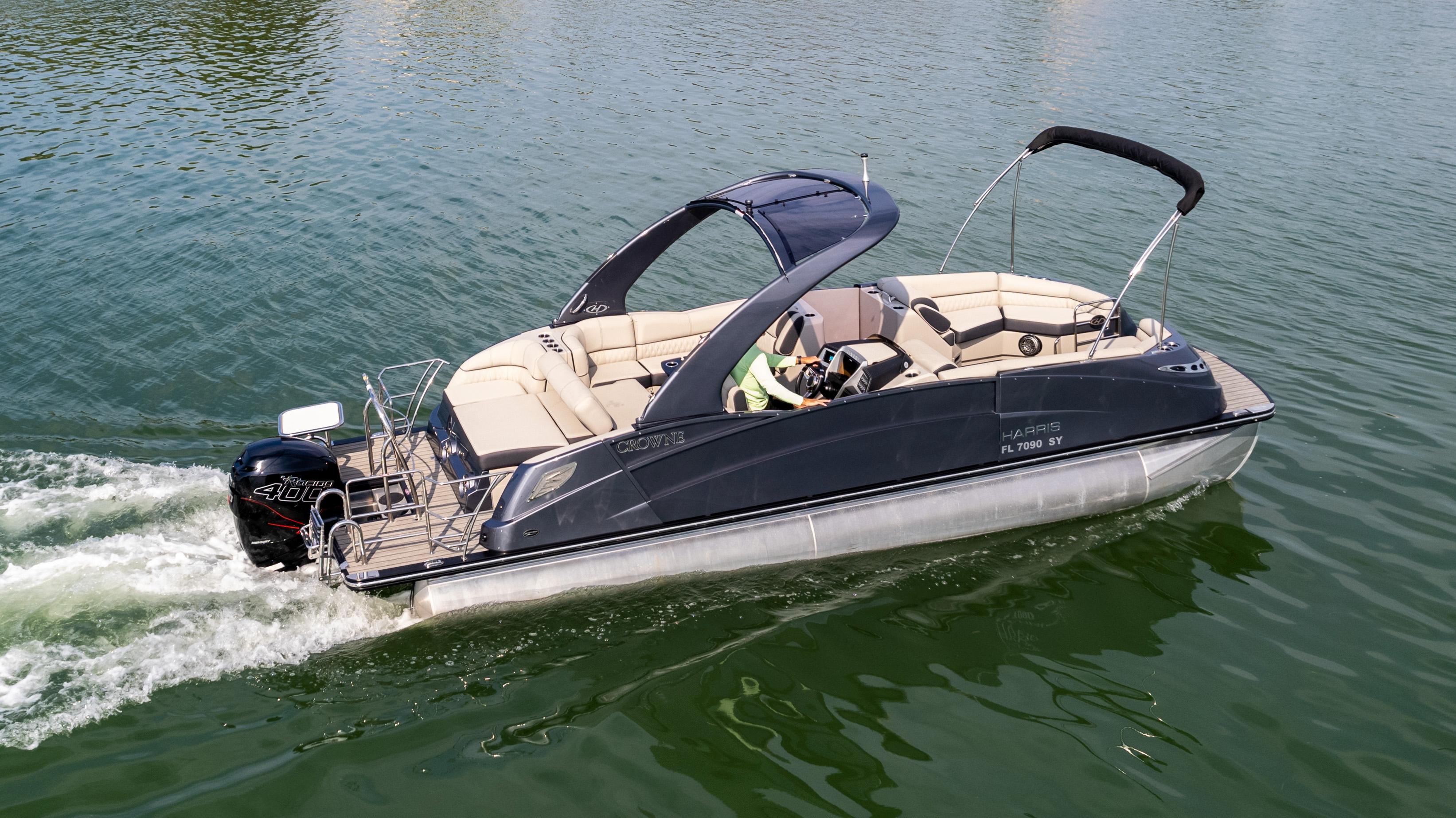 2021 Harris Crowne 270 O/B | Yachts360