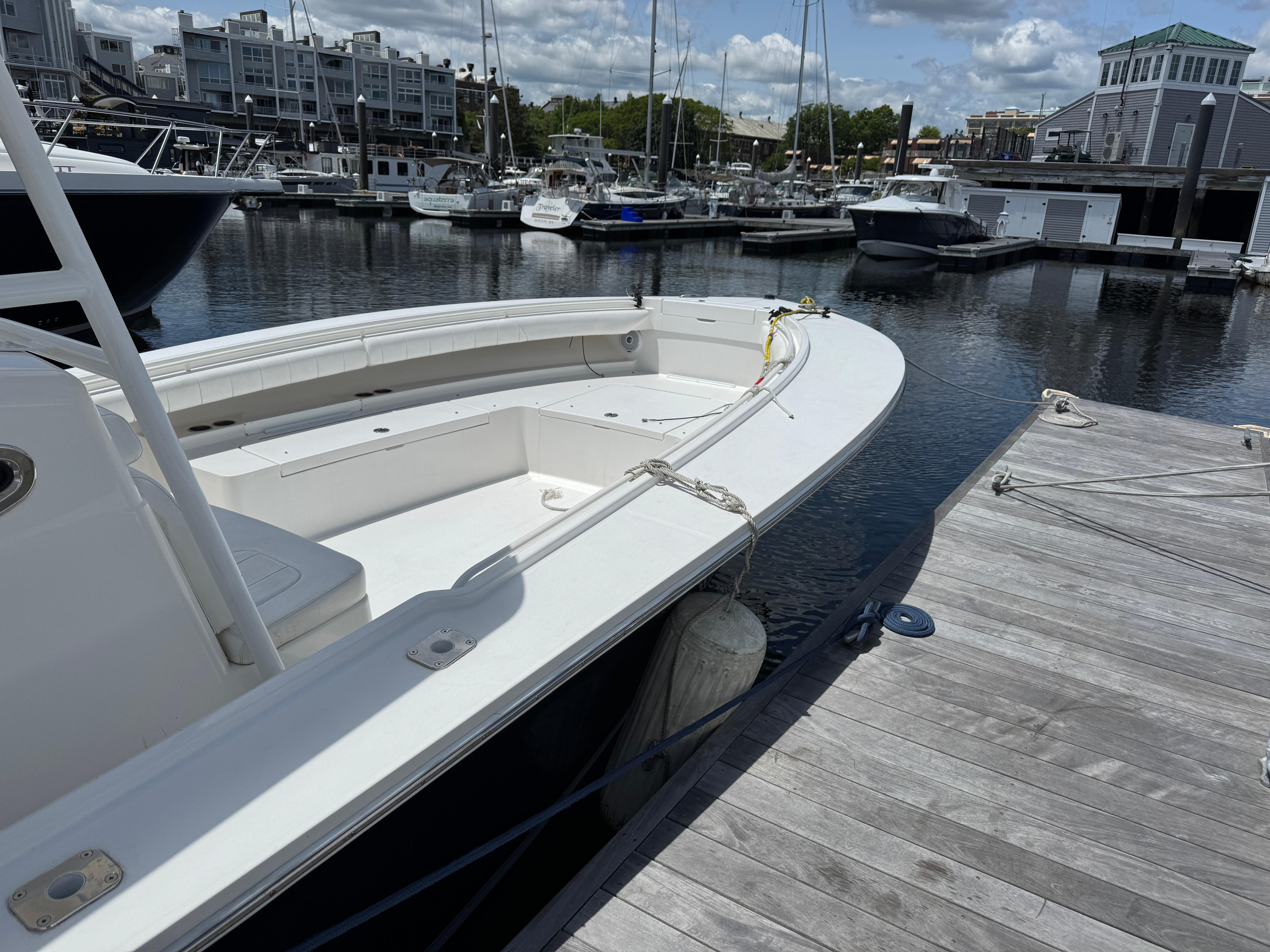 2014-regulator-34-center-console-power-9828620-20250605130343613-1_XLARGE