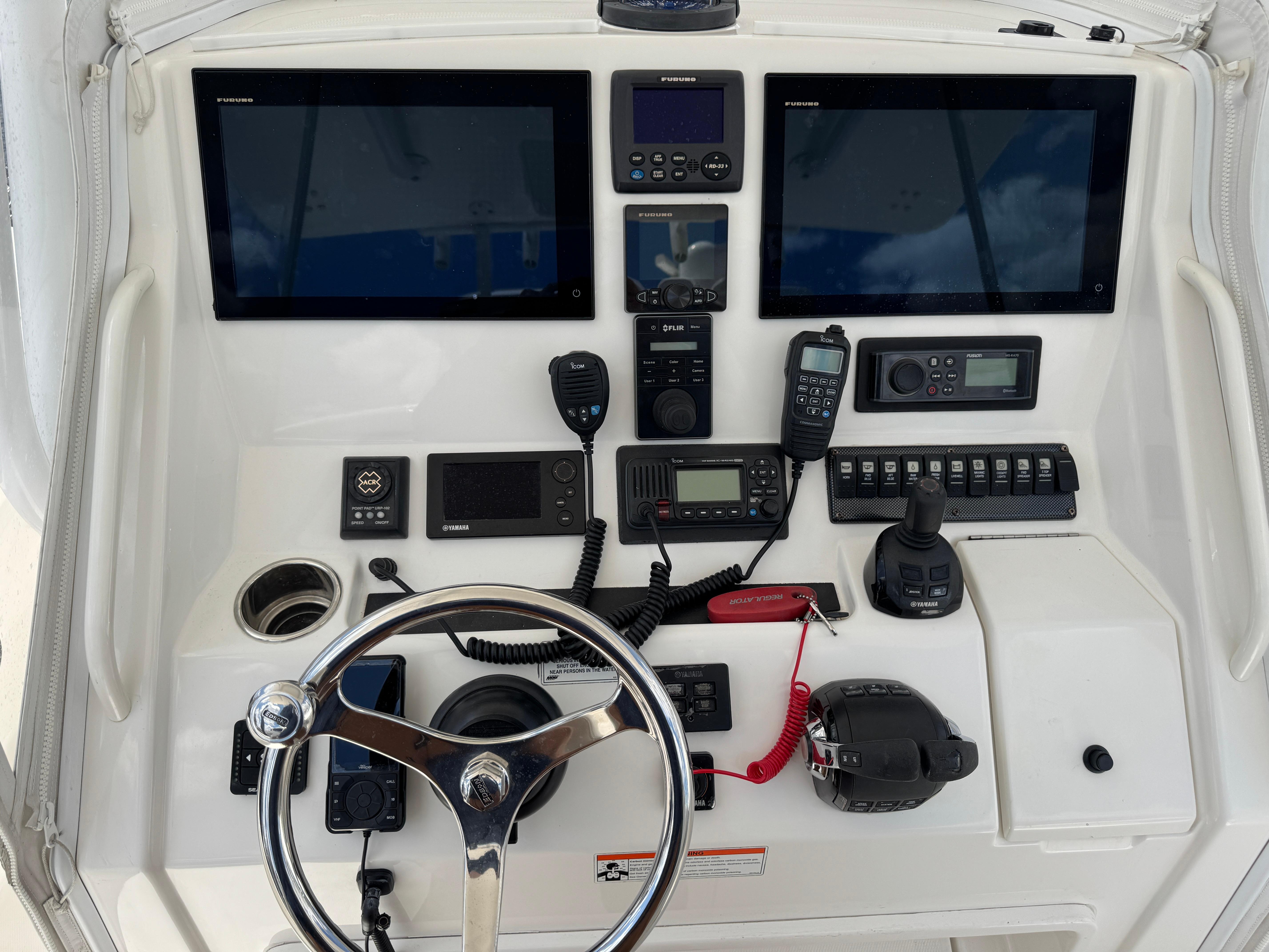 2014-regulator-34-center-console-power-9828620-20250605130407499-1_XLARGE