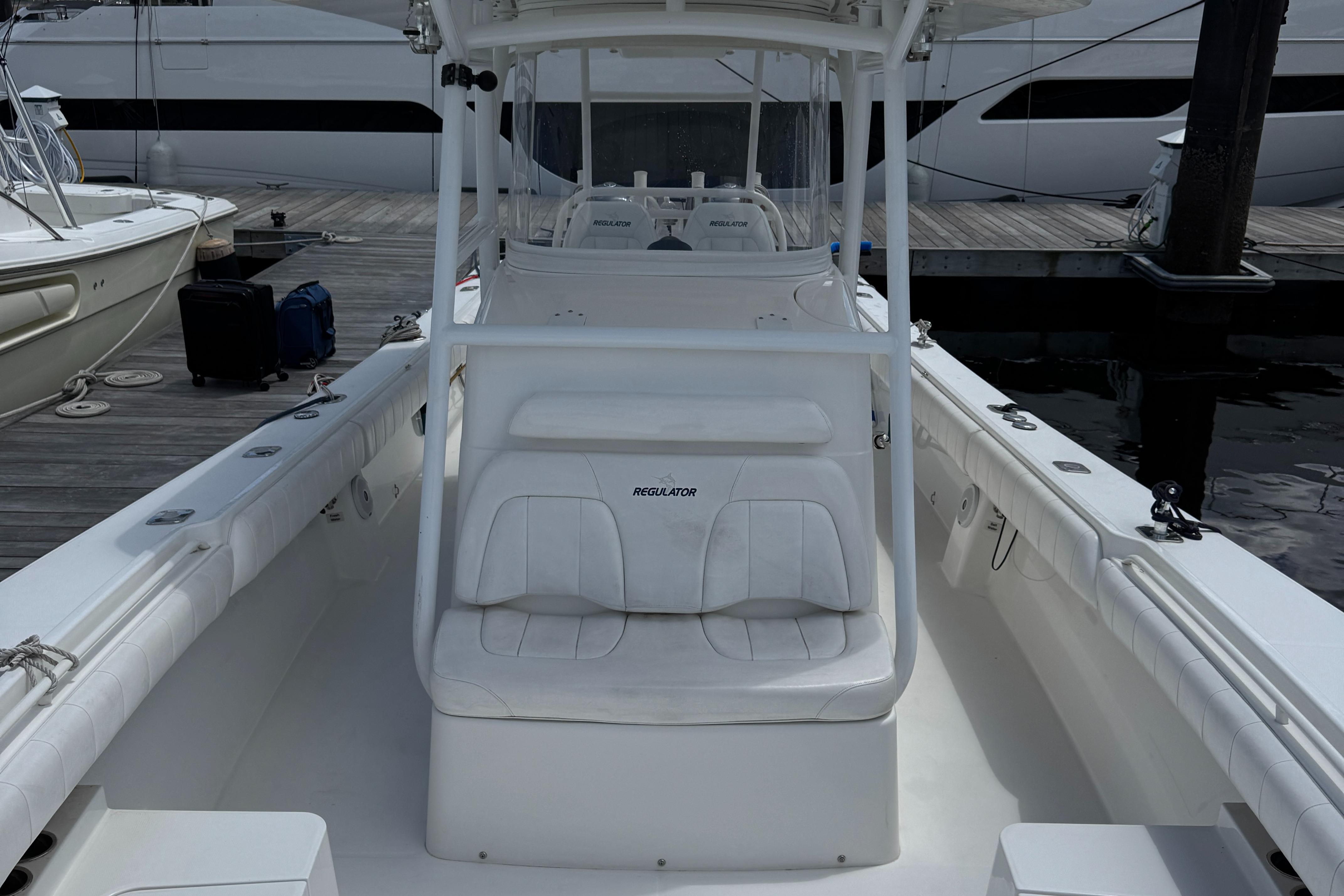 2014-regulator-34-center-console-power-9828620-20250605130411158-1_XLARGE