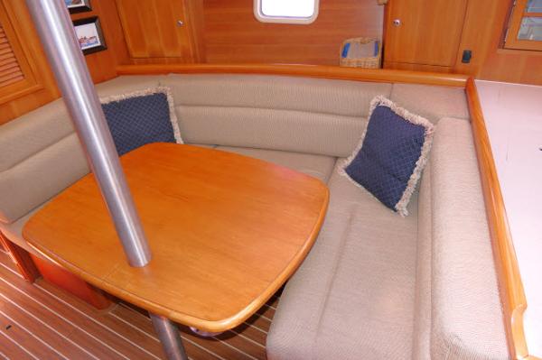 36' Hunter, Listing Number 100917373, - Photo No. 4