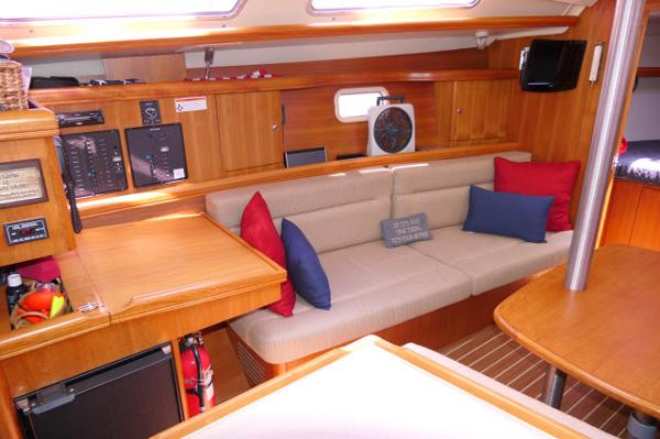 36' Hunter, Listing Number 100917373, - Photo No. 6