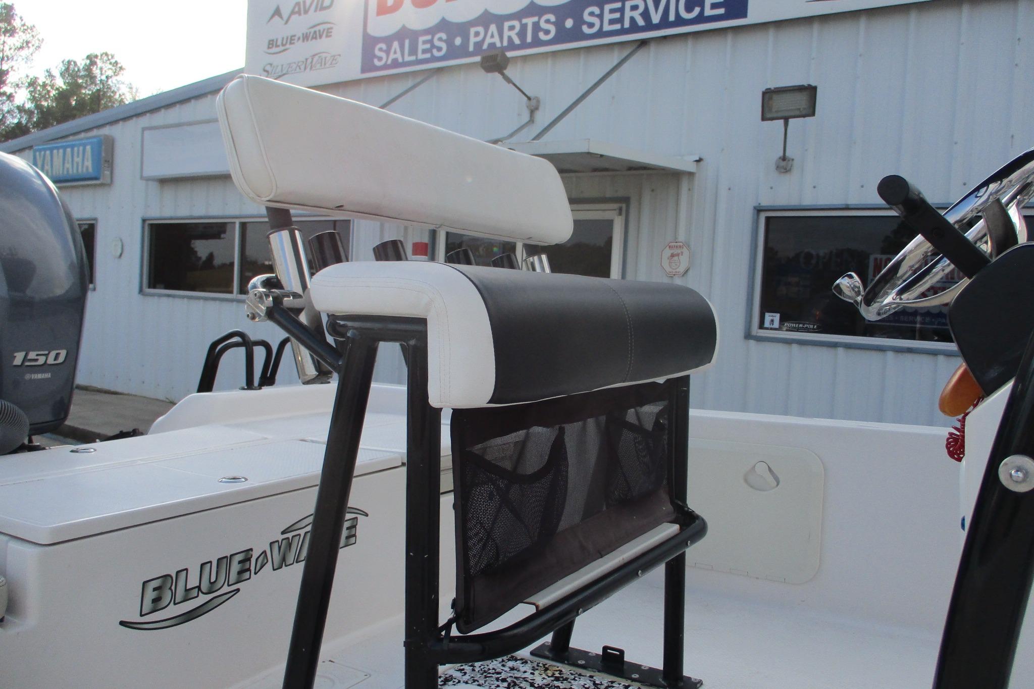 2019 Blue Wave 2200 SL BAY-10