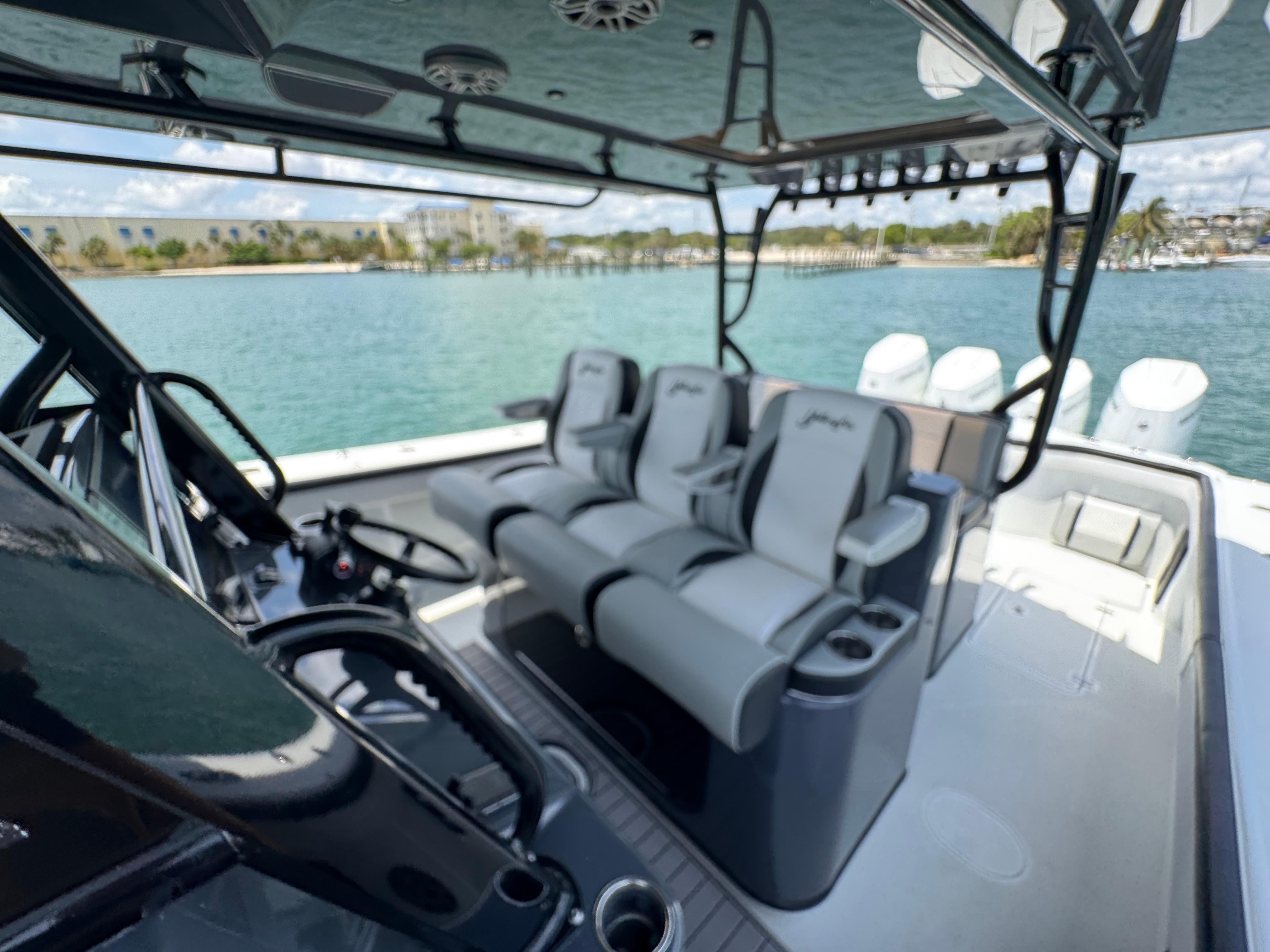 2023-yellowfin-42-power-9788626-20250602121759649-1_XLARGE