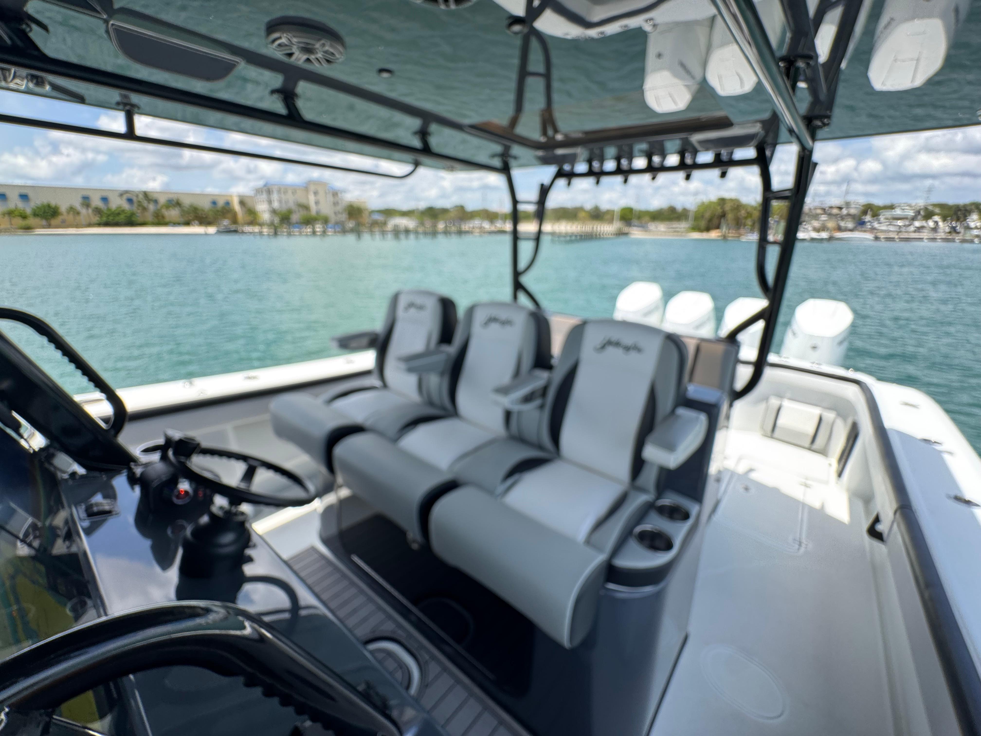 2023-yellowfin-42-power-9788626-20250602121804227-1_XLARGE