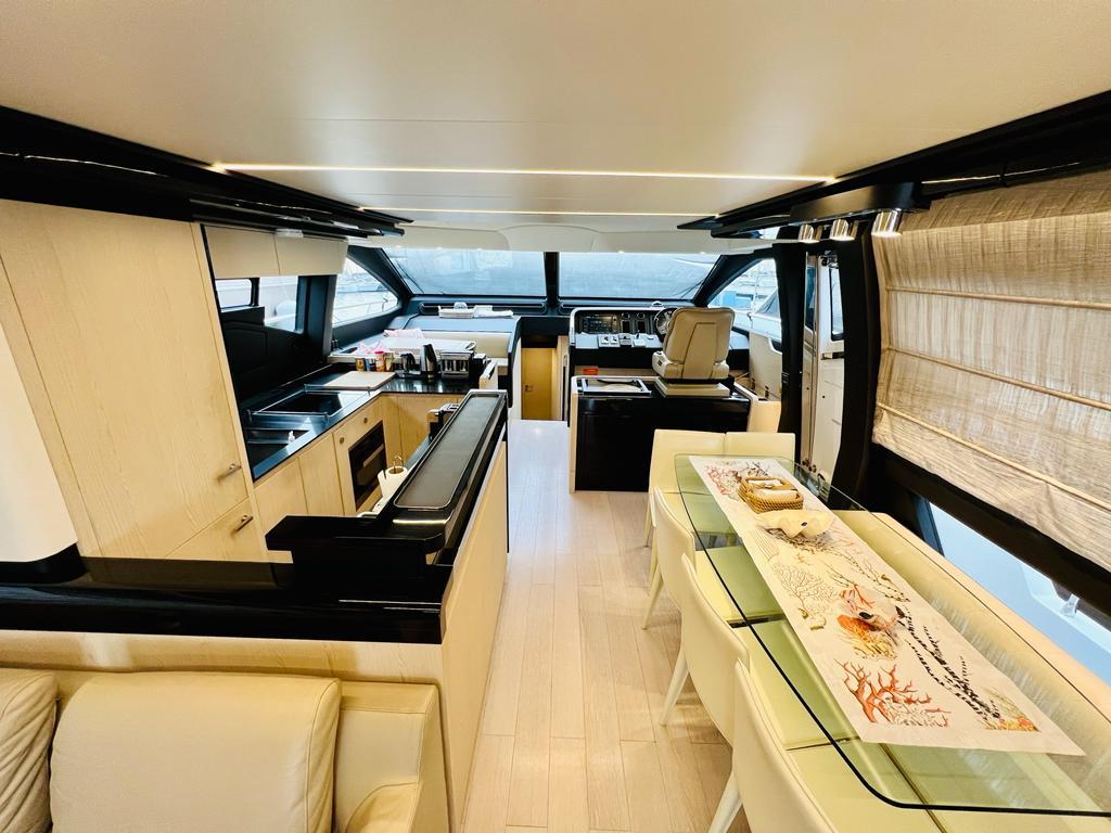2017 Azimut 72 FLY