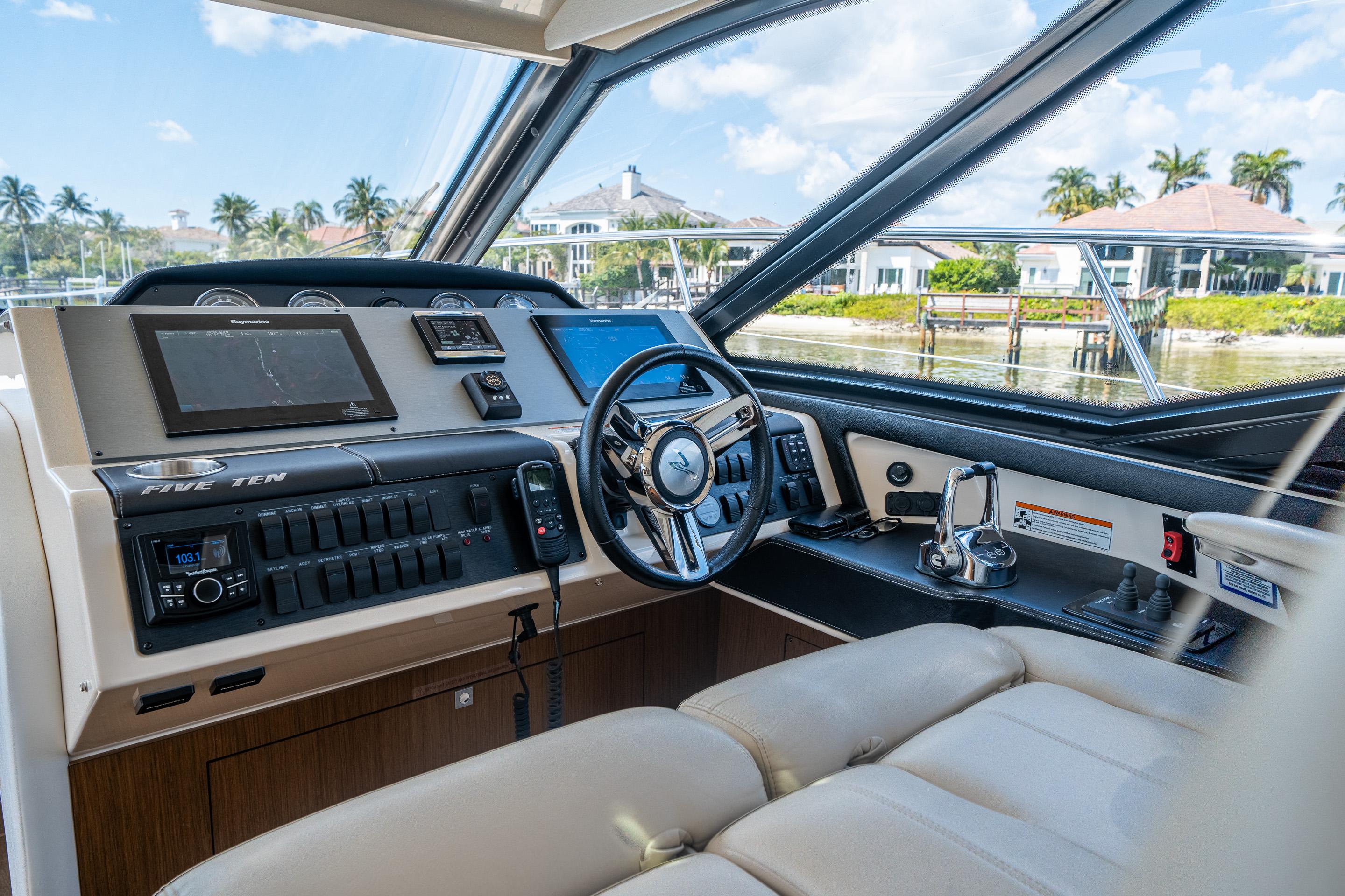 2015-sea-ray-510-sundancer-power-9758630-20250414131303139-1_XLARGE