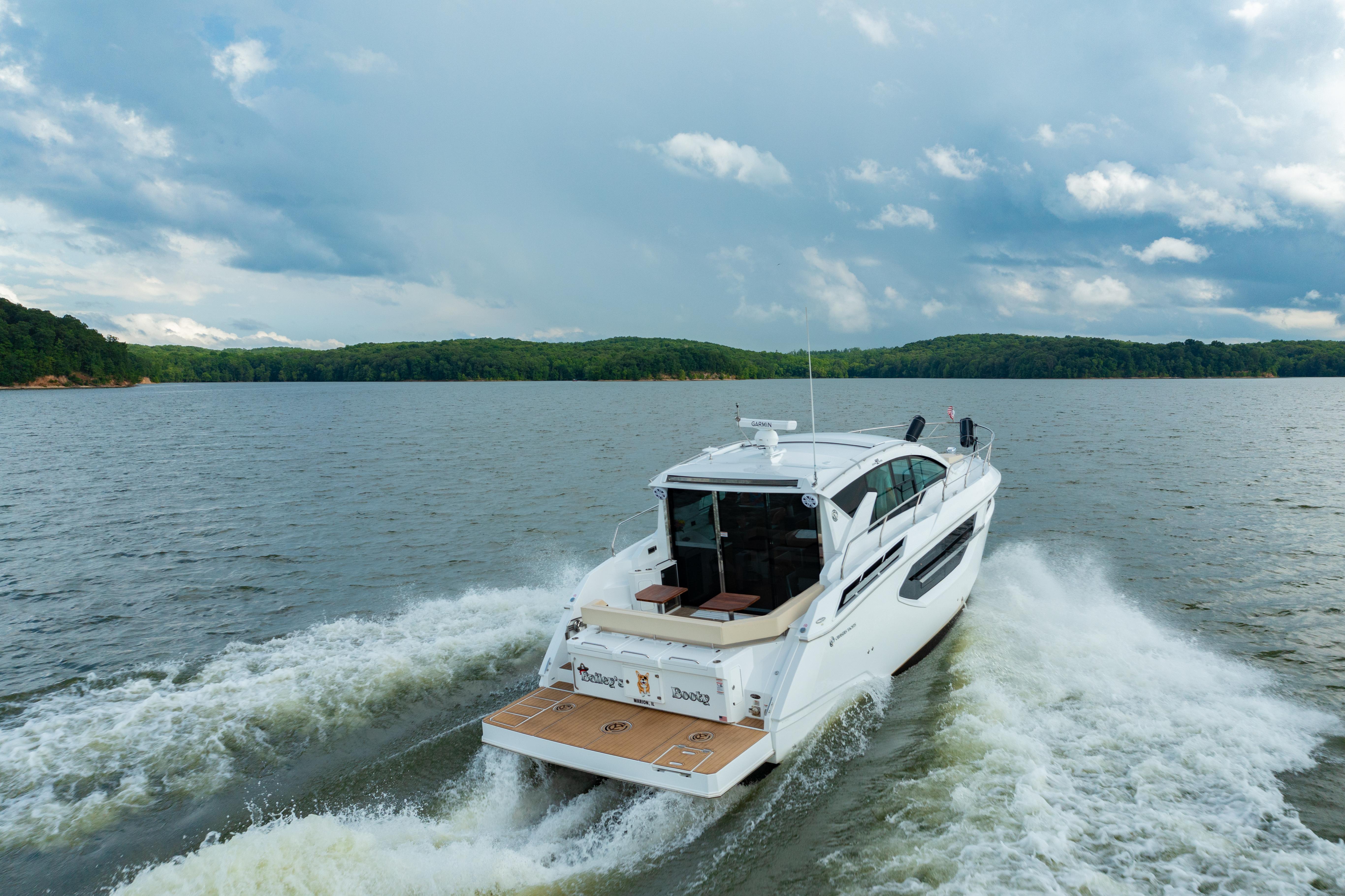 2019-cruisers-yachts-42-cantius-power-9828631-982949073-0-170620251549-2