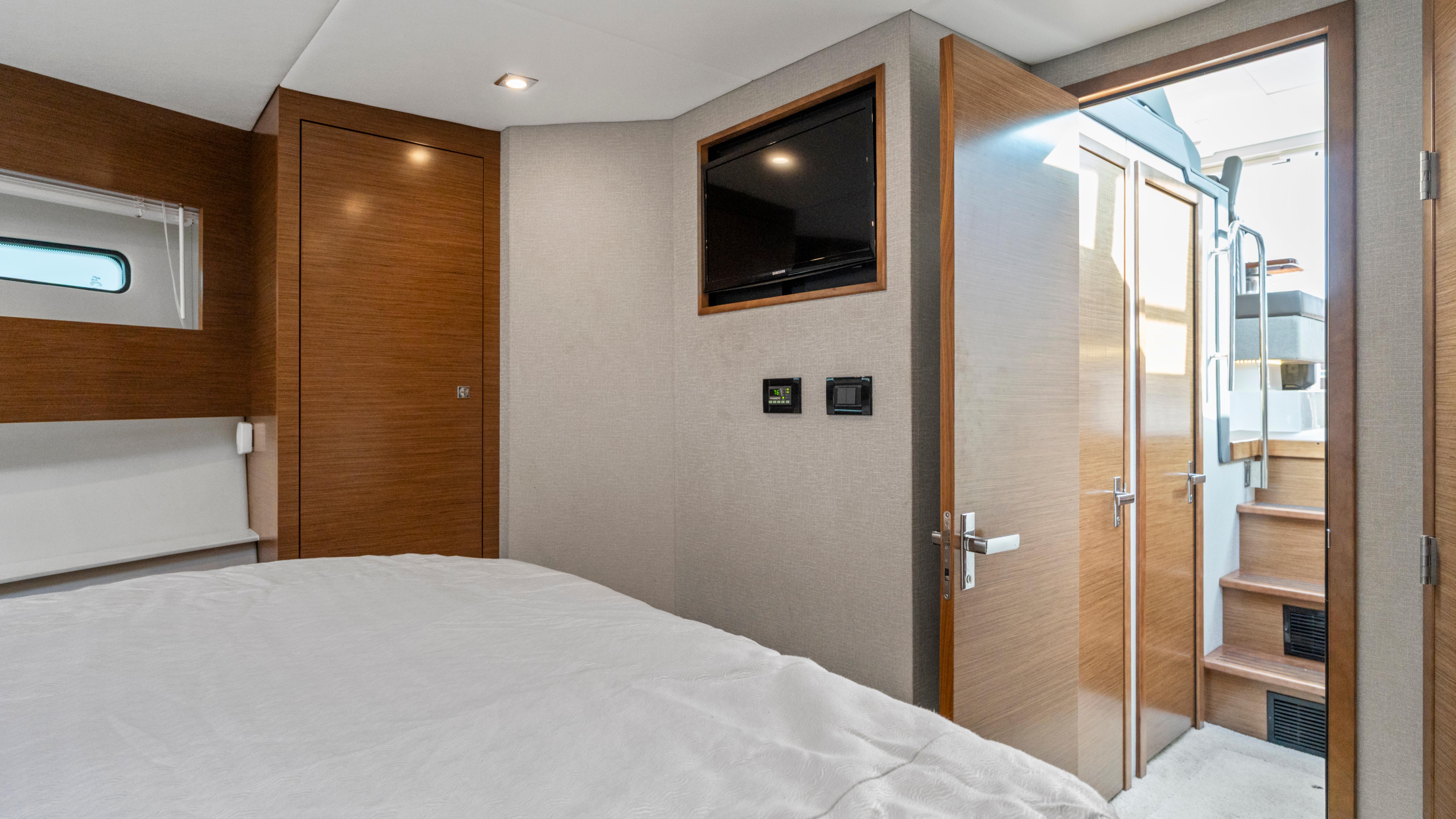 2019-cruisers-yachts-42-cantius-power-9828631-982949104-0-170620251557-39