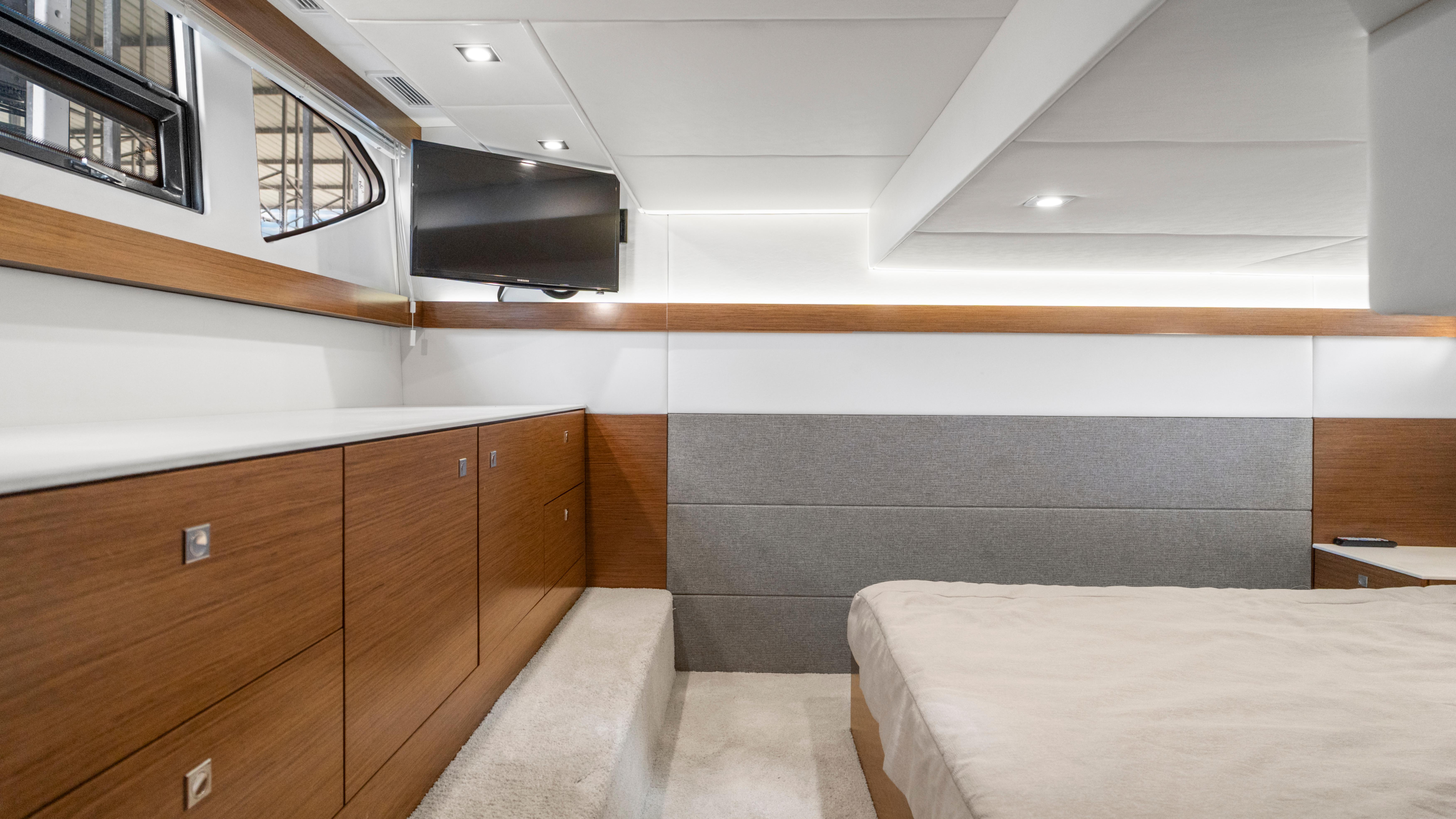 2019-cruisers-yachts-42-cantius-power-9828631-982949131-0-170620251600-53