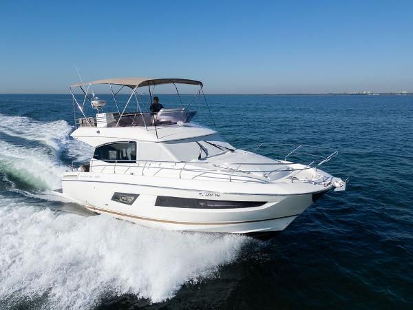2017 Prestige 420