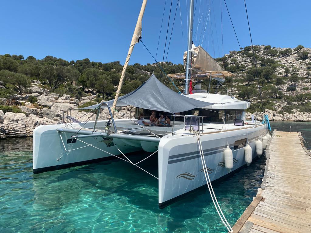 Lagoon 52