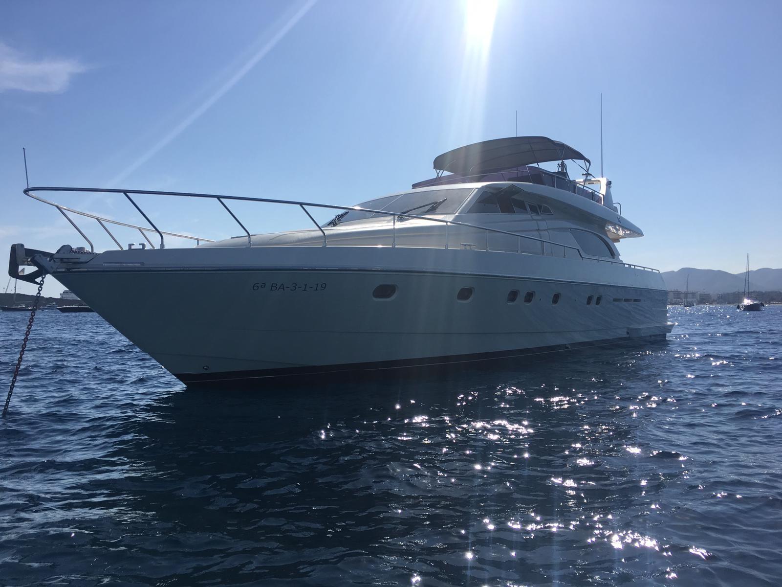 Ferretti Yachts 70