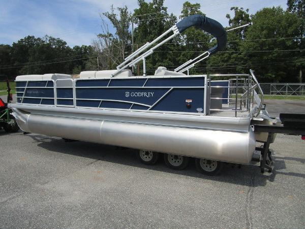 2021 Godfrey Pontoon boat for sale, model of the boat is SW 2286 SFL Sport Tube 27 in. & Image # 17 of 33