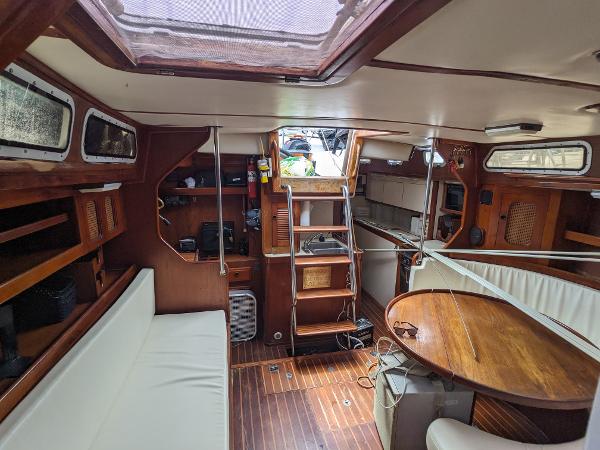 42' Endeavour, Listing Number 100916379, - Photo No. 3
