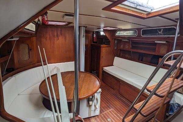42' Endeavour, Listing Number 100916379, - Photo No. 2