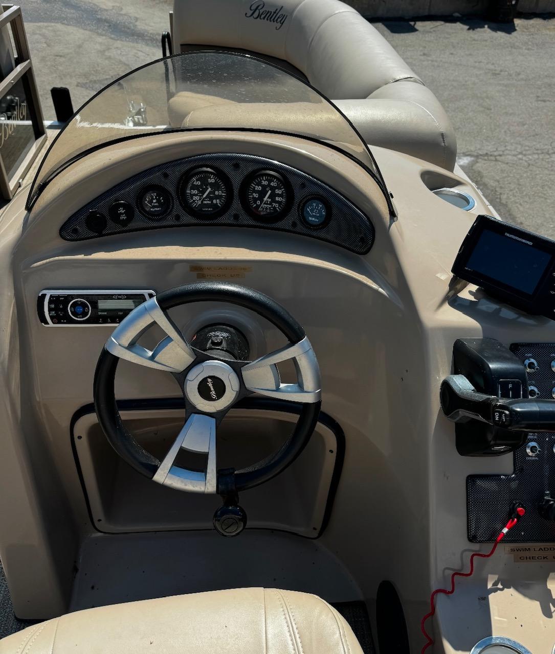 2018 Bentley Pontoons 223 NAVIGATOR-9