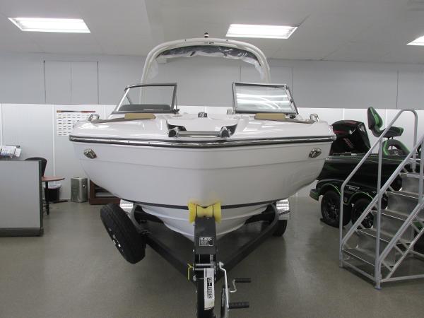 2022 Yamaha boat for sale, model of the boat is 212SD & Image # 3 of 20