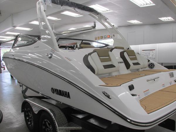 2022 Yamaha boat for sale, model of the boat is 212SD & Image # 4 of 20