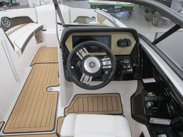 2022 Yamaha boat for sale, model of the boat is 212SD & Image # 7 of 20