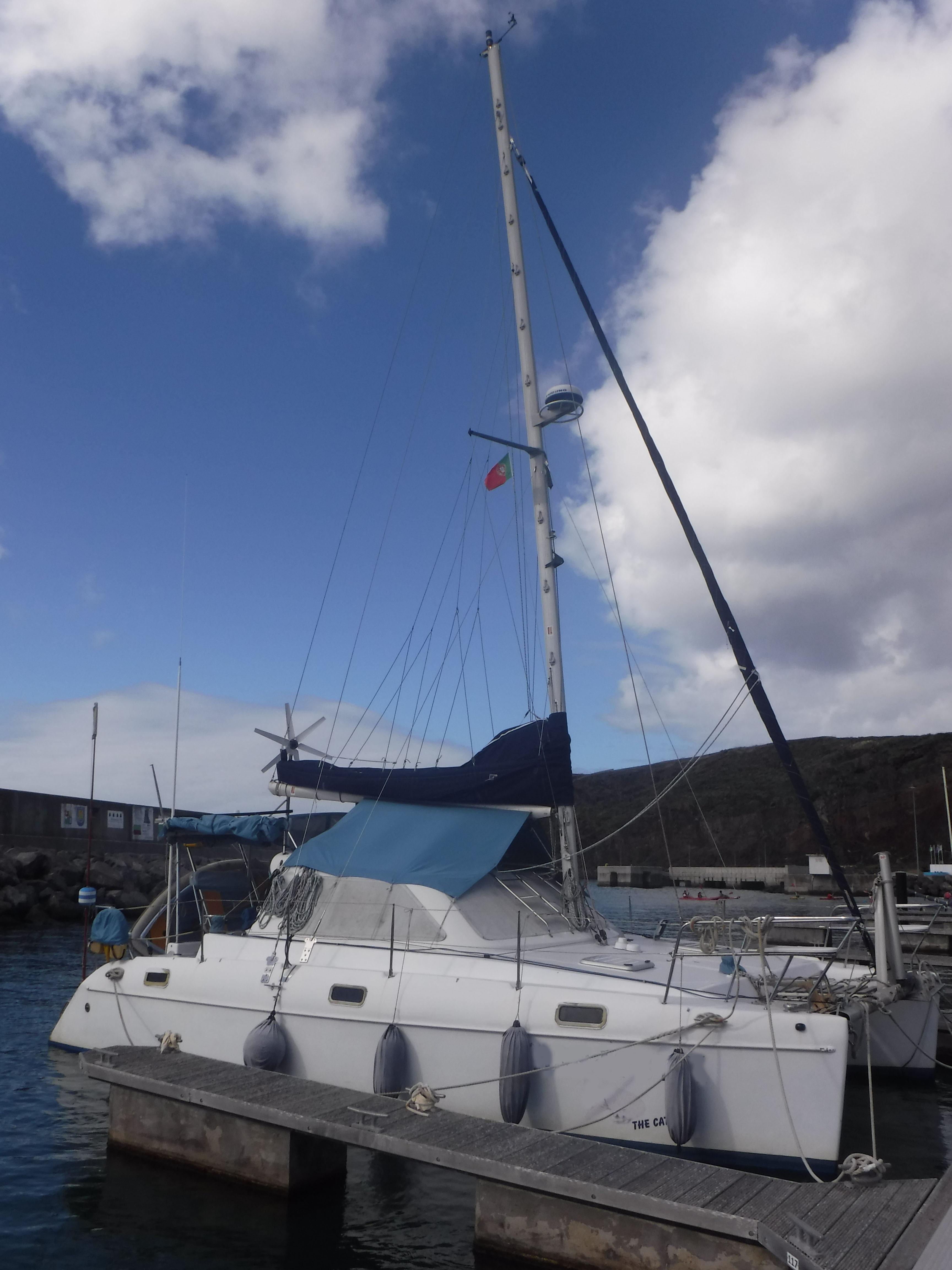 rayvin 30 catamaran review