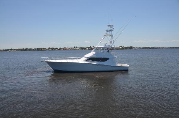 1999 Hatteras 60 Convertible