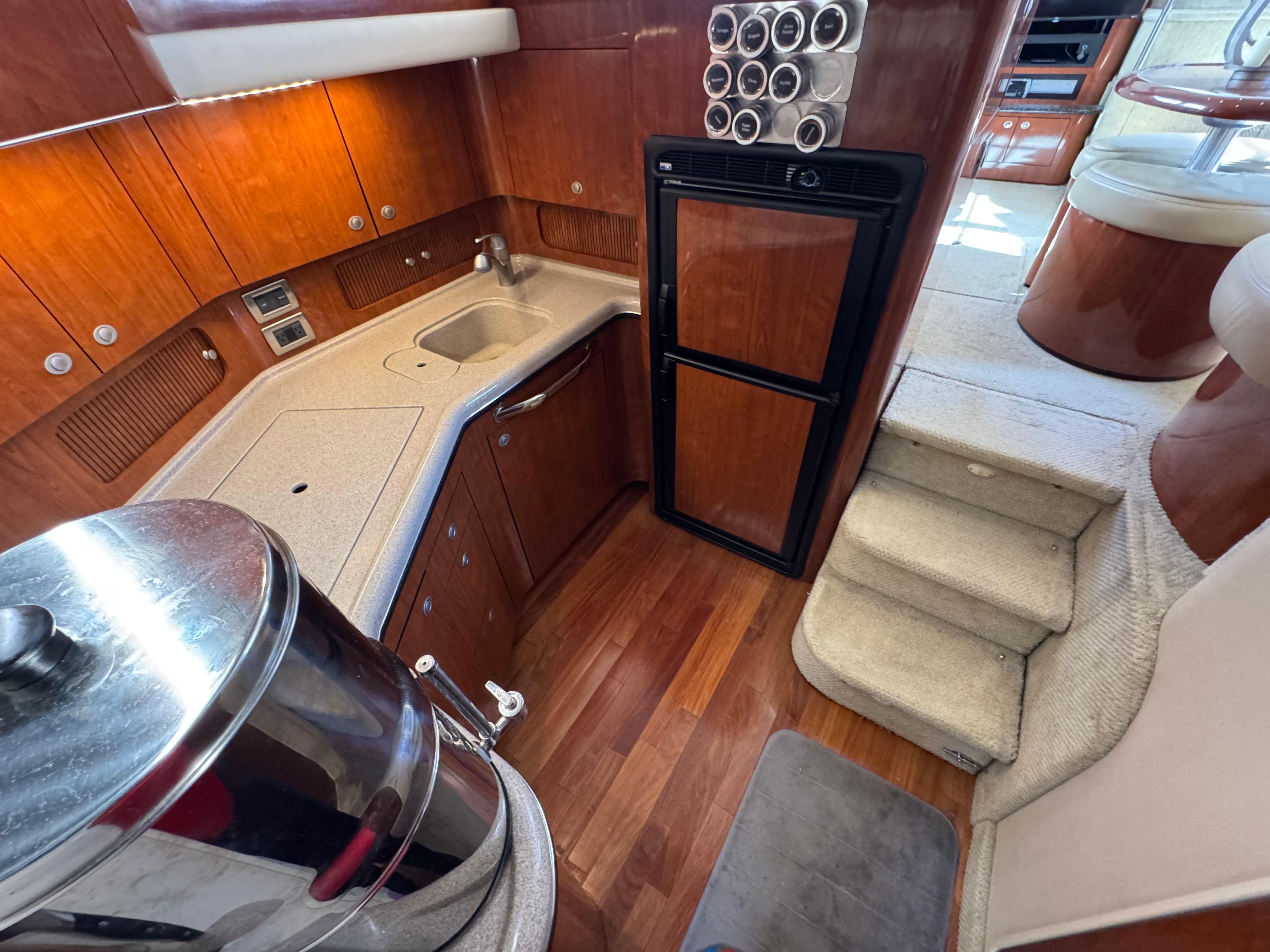 2004-sea-ray-390-motor-yacht-power-9778665-977630119-0-010520250649-16