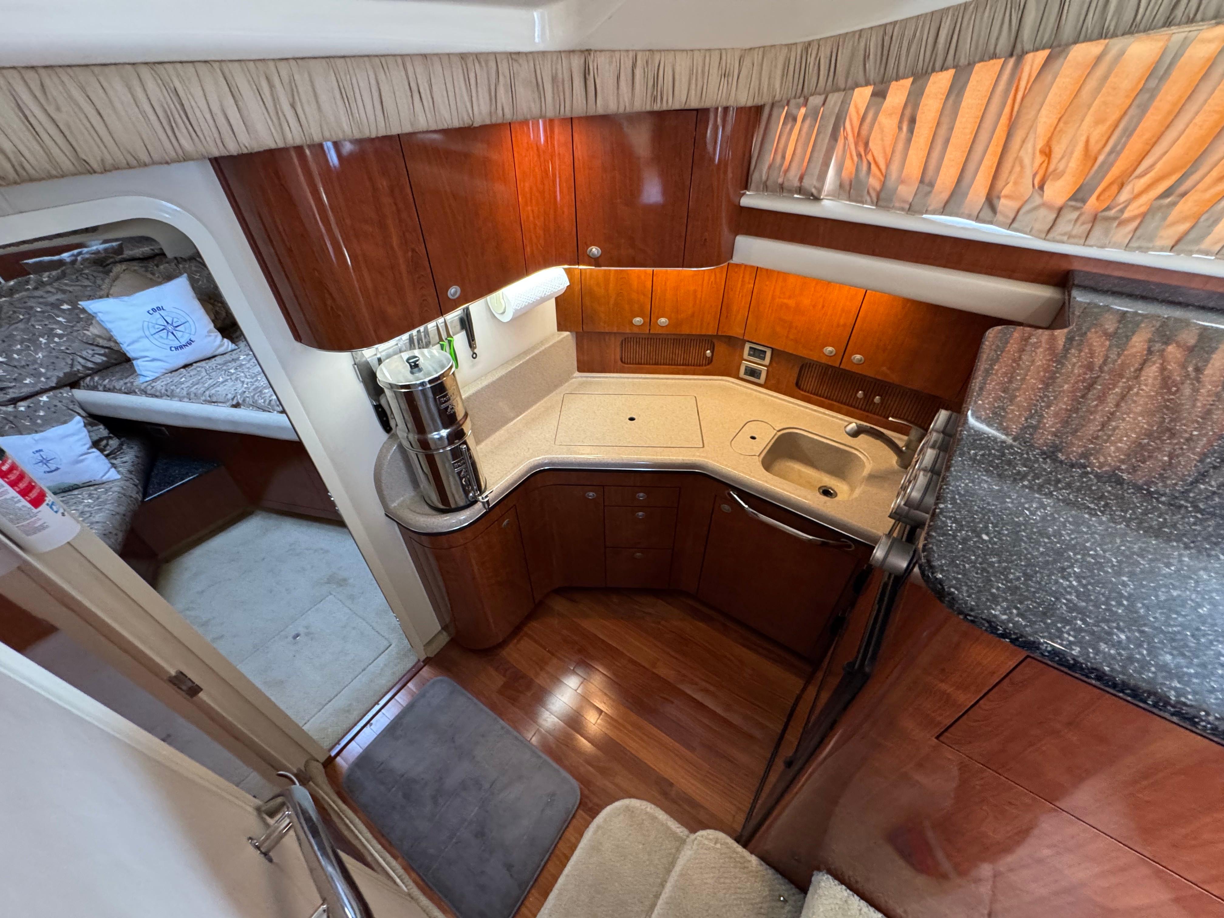 2004-sea-ray-390-motor-yacht-power-9778665-977630120-0-010520250649-17