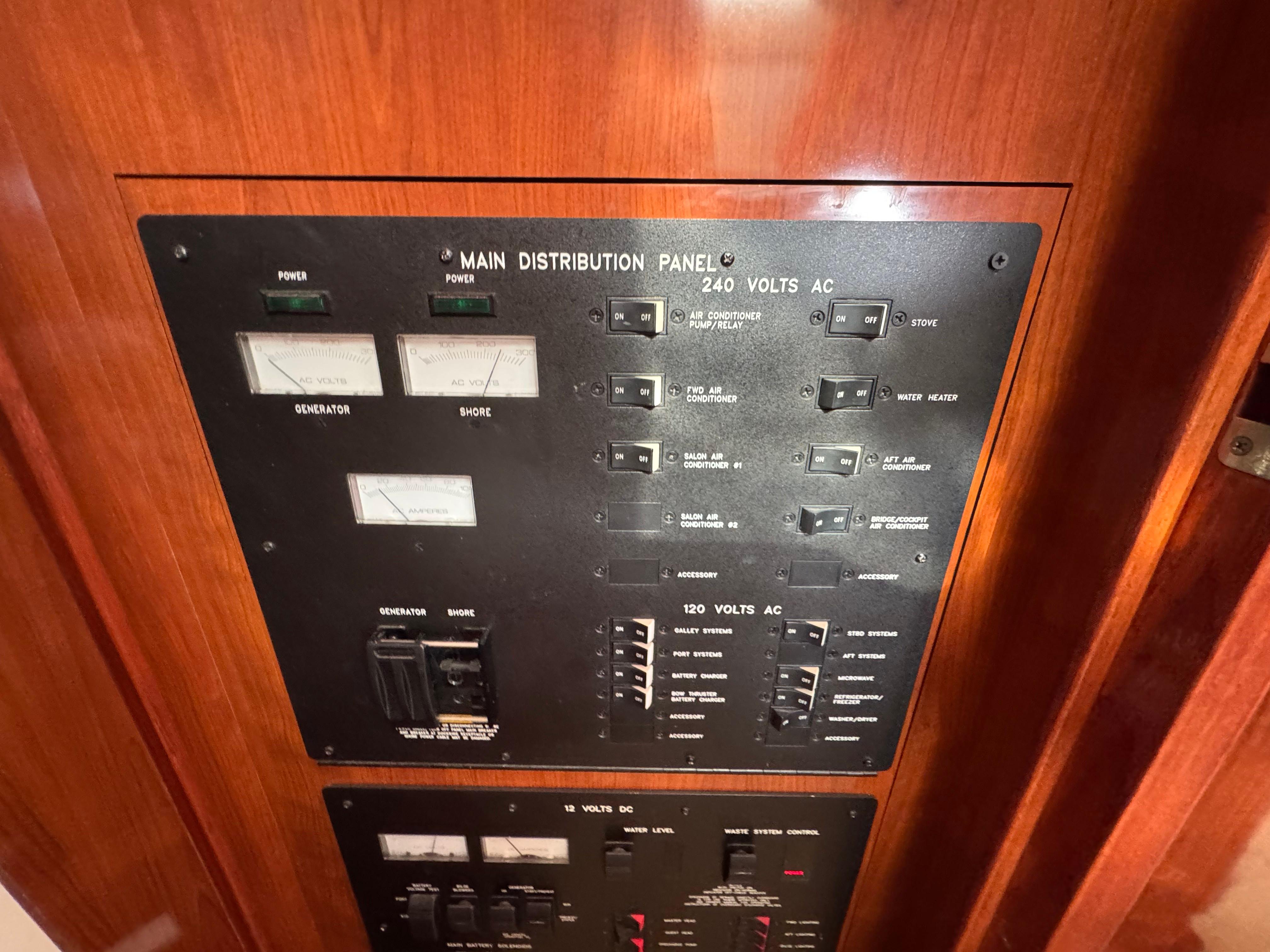 2004-sea-ray-390-motor-yacht-power-9778665-977630128-0-010520250650-25