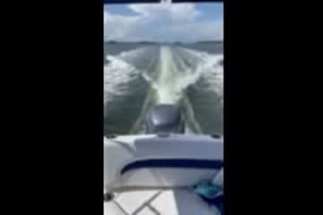 Hurricane 2400-SUNDECK-OUTBOARD video