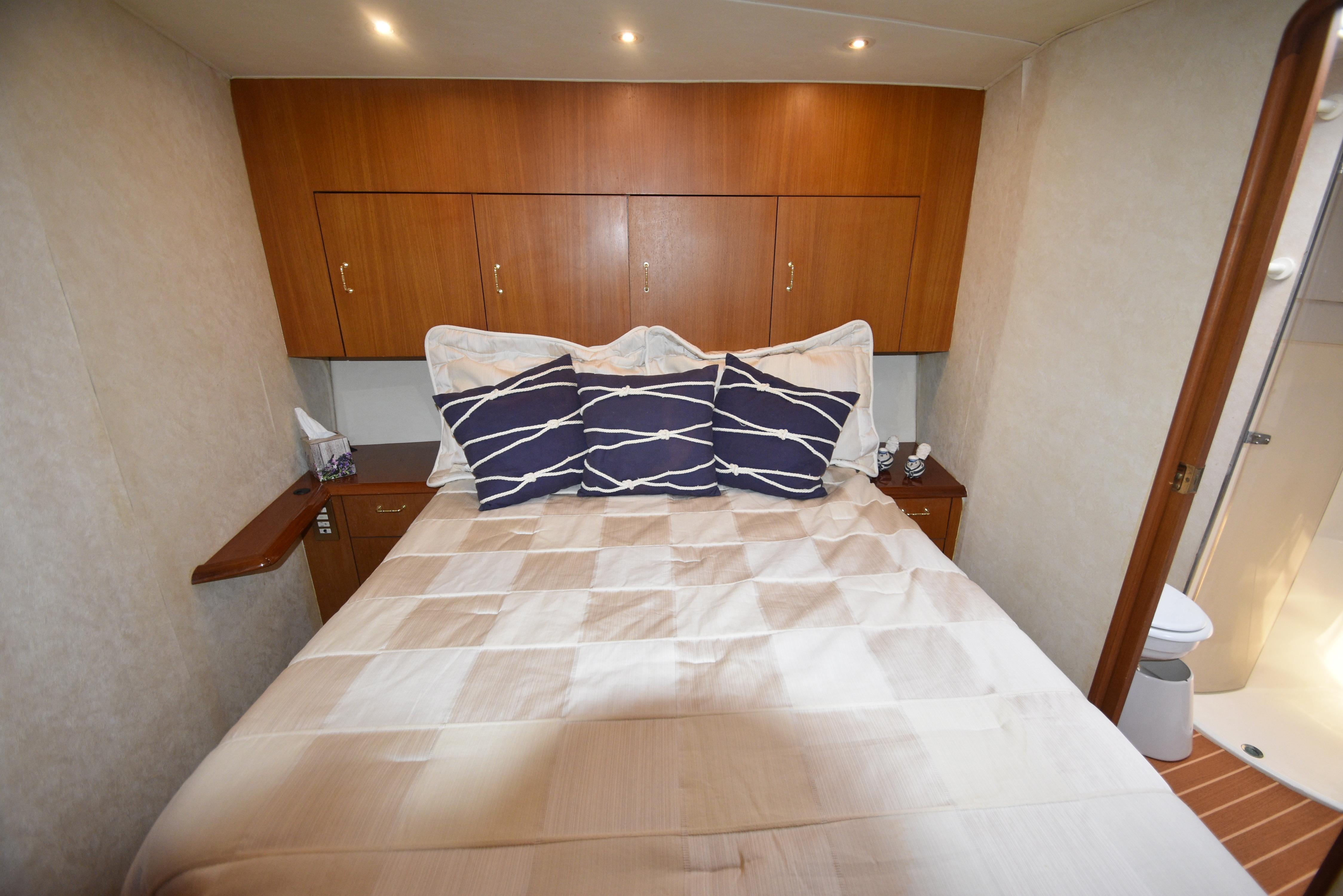 2000-ocean-yachts-43-super-sport-power-9758666-20250414134936435-1_XLARGE