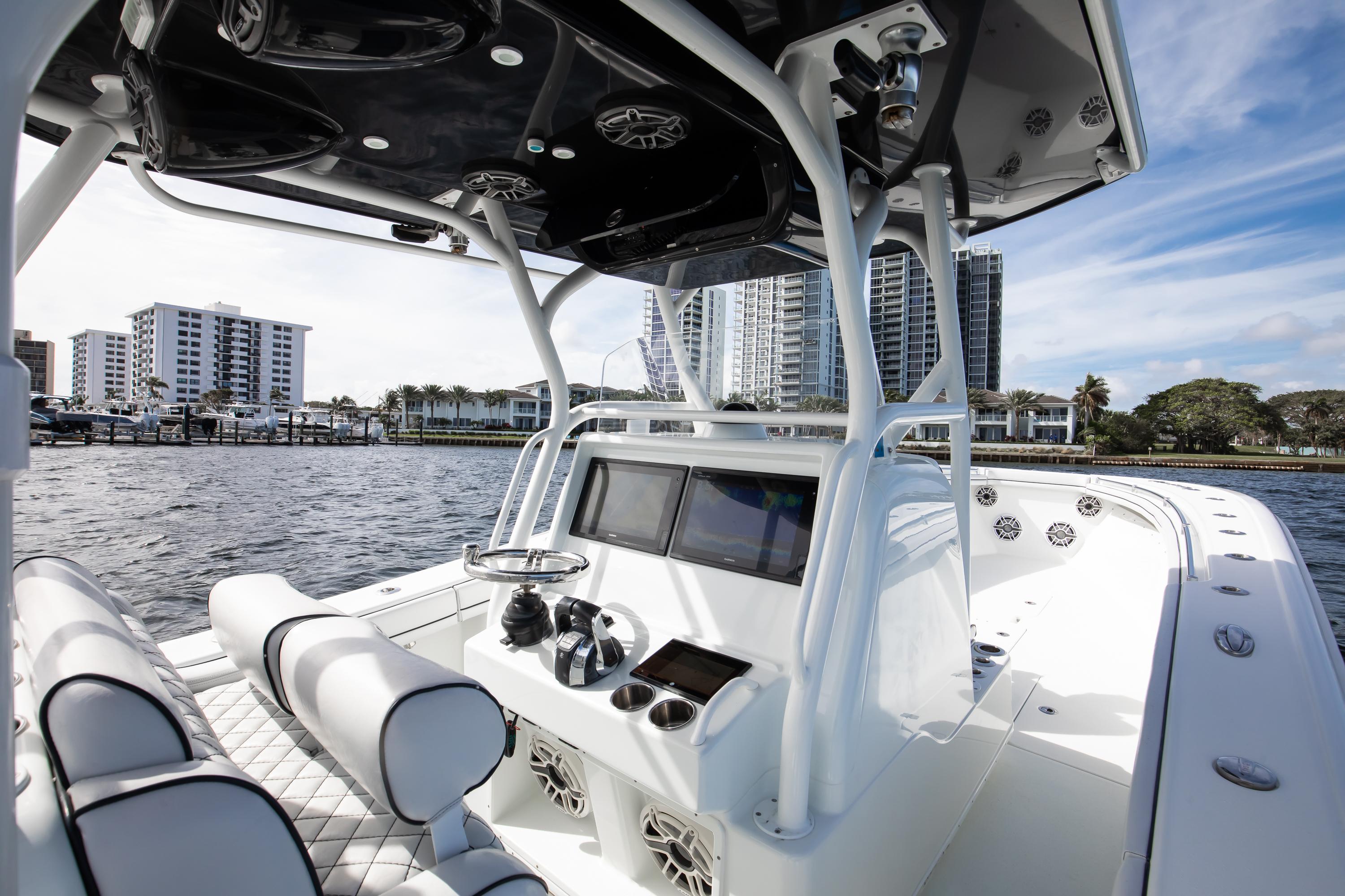 Yellowfin 34 Second Chance - Exterior Helm
