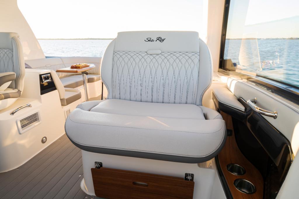 2025-sea-ray-sundancer-370-outboard-power-9388677-971409688-0-301120241301-23