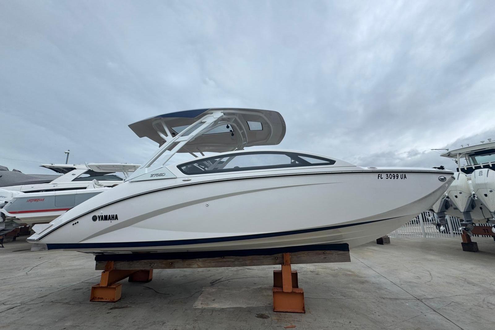 2025 Yamaha Boats 275SD