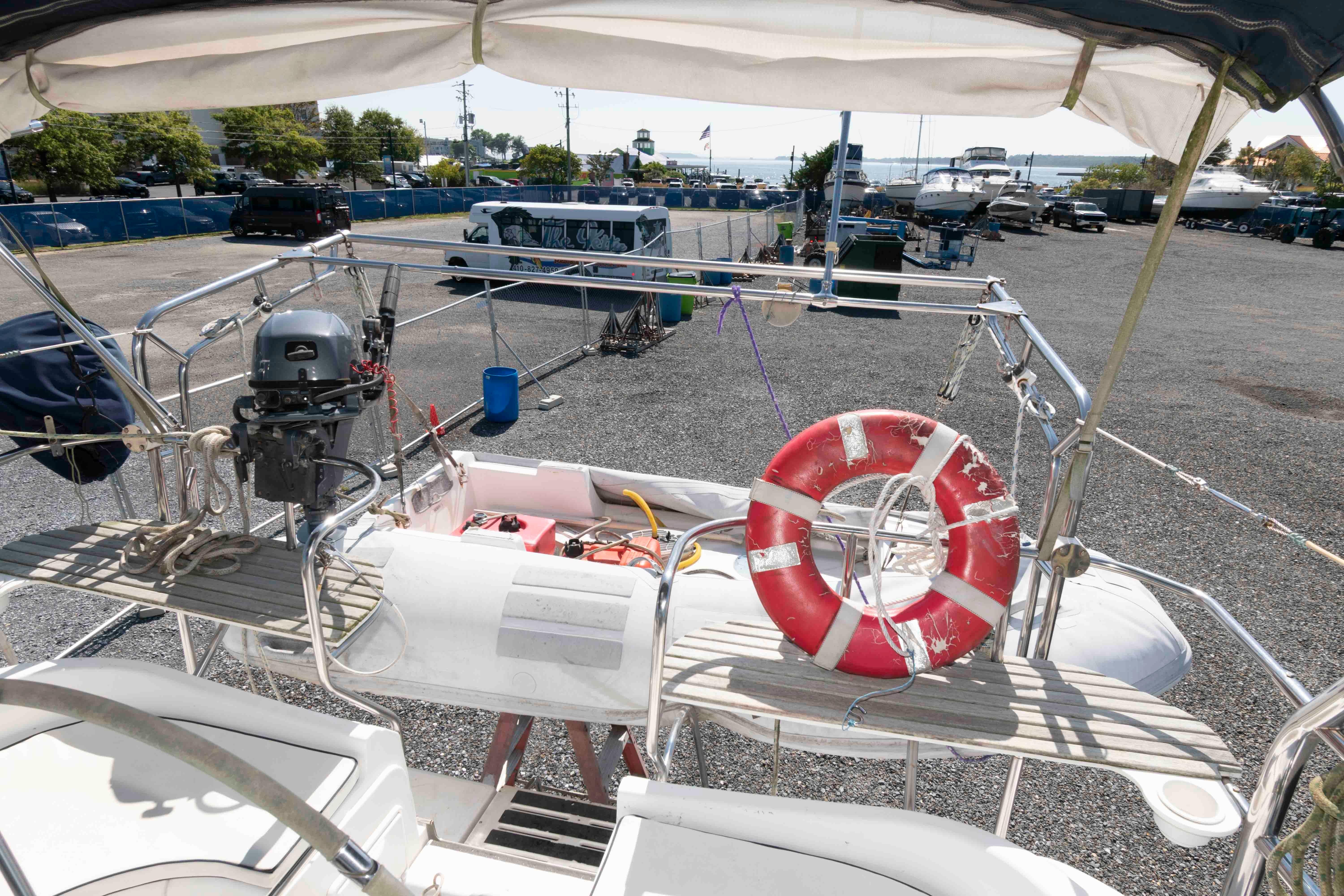 M 10190 WH Knot 10 Yacht Sales