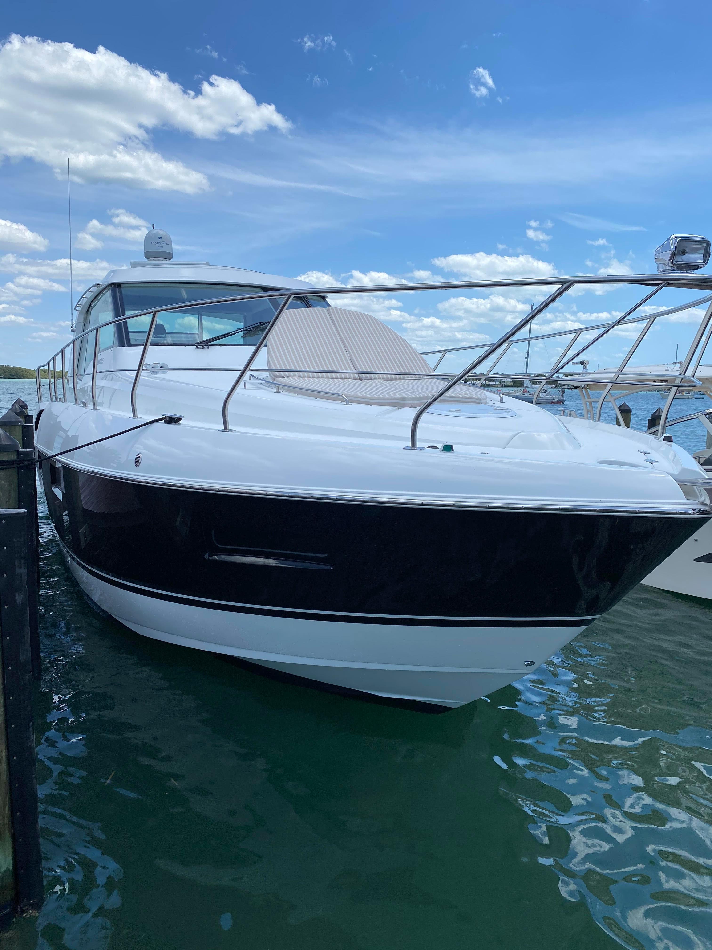 2012-cruisers-yachts-48-cantius-power-9848687-983616487-0-230620250457-1