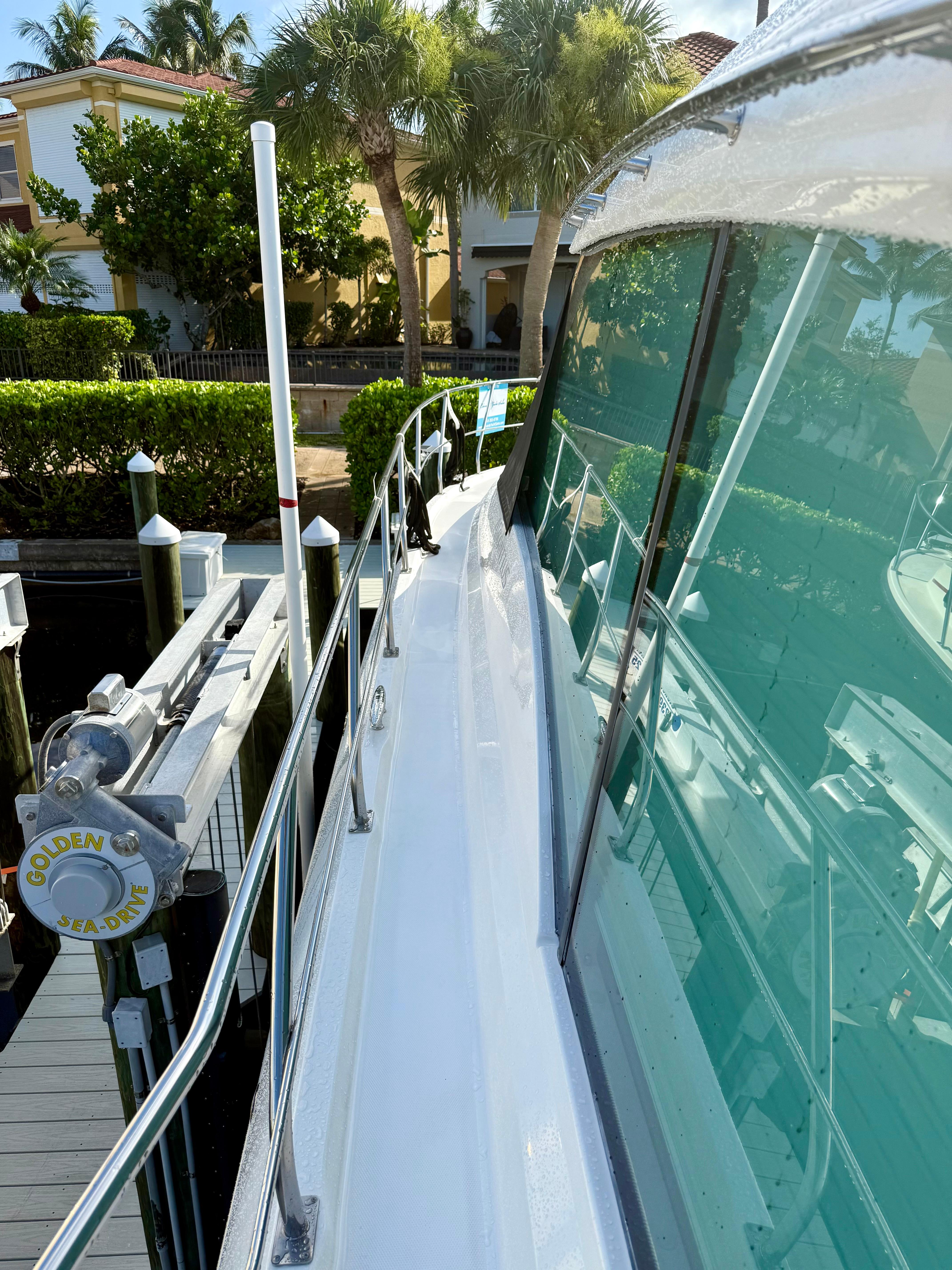 2012-cruisers-yachts-48-cantius-power-9848687-985532337-0-080720250958-12