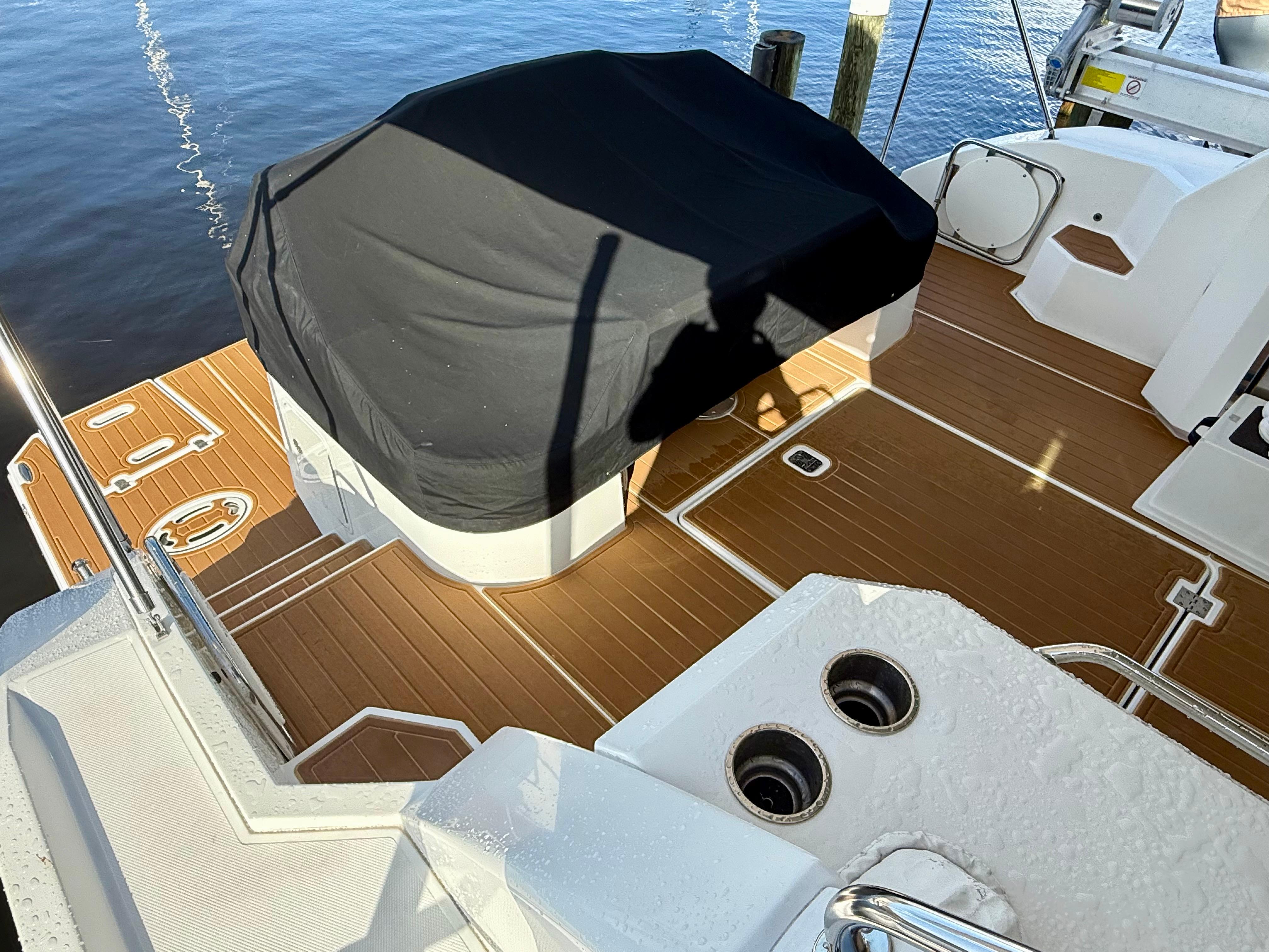 2012-cruisers-yachts-48-cantius-power-9848687-985532360-0-080720250958-20