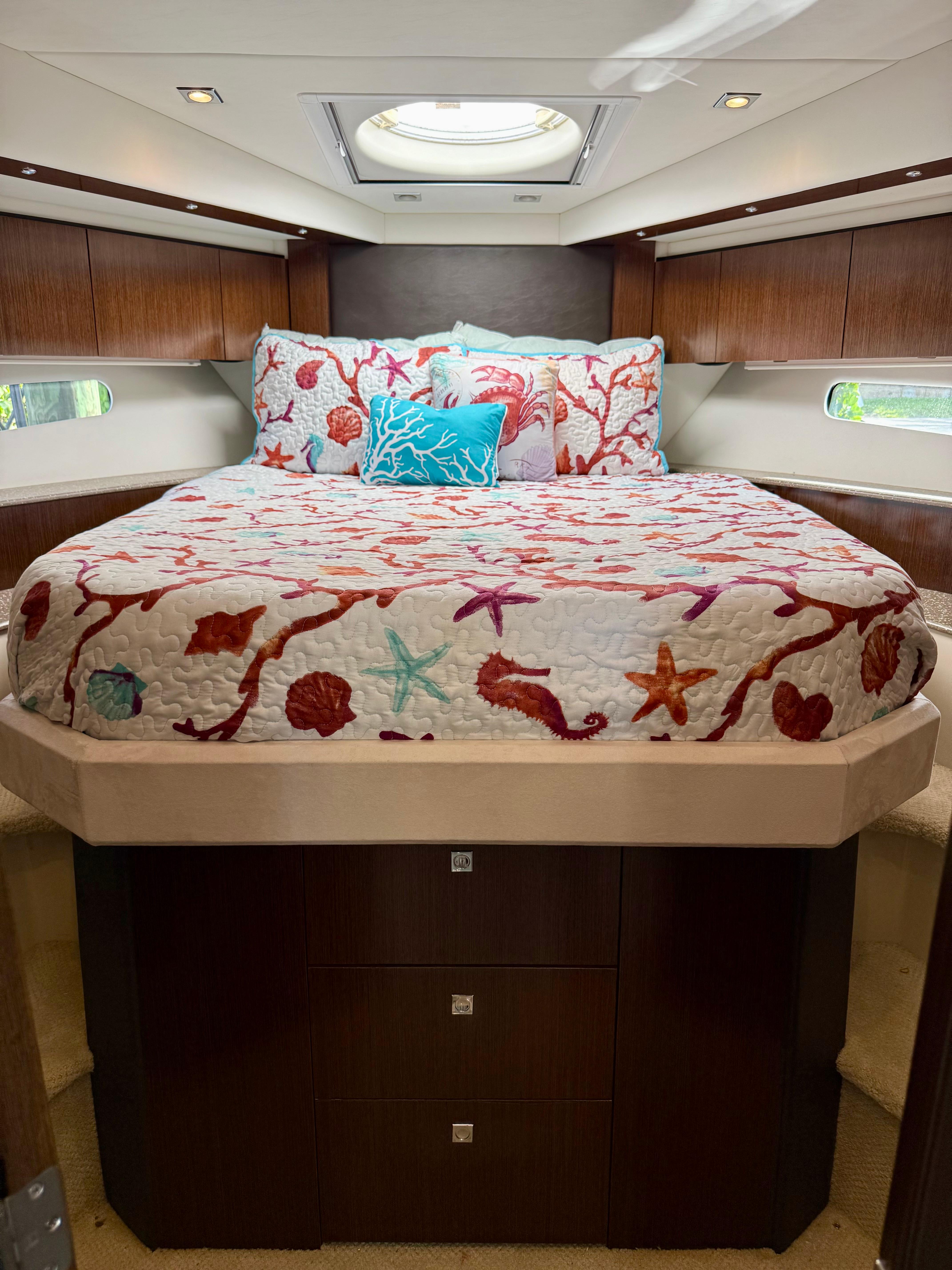 2012-cruisers-yachts-48-cantius-power-9848687-985532690-0-080720250959-28