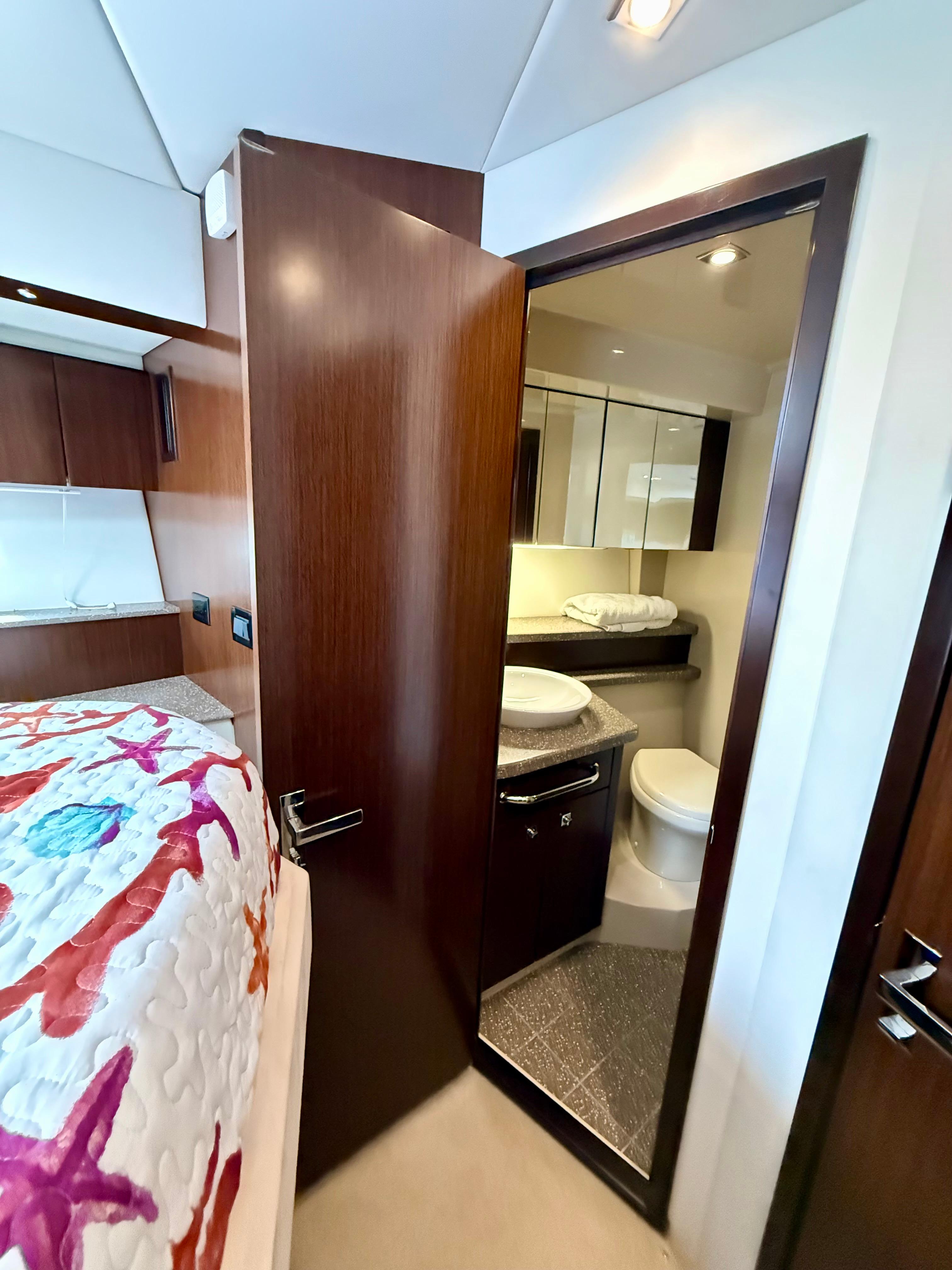 2012-cruisers-yachts-48-cantius-power-9848687-985532834-0-080720251000-38